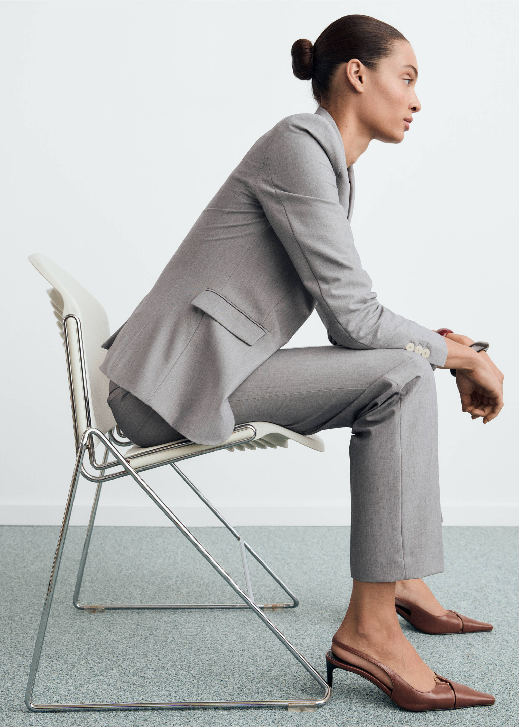 Fitted suit blazer - Details of the article 2, Grey. Ref: 87063292-00.