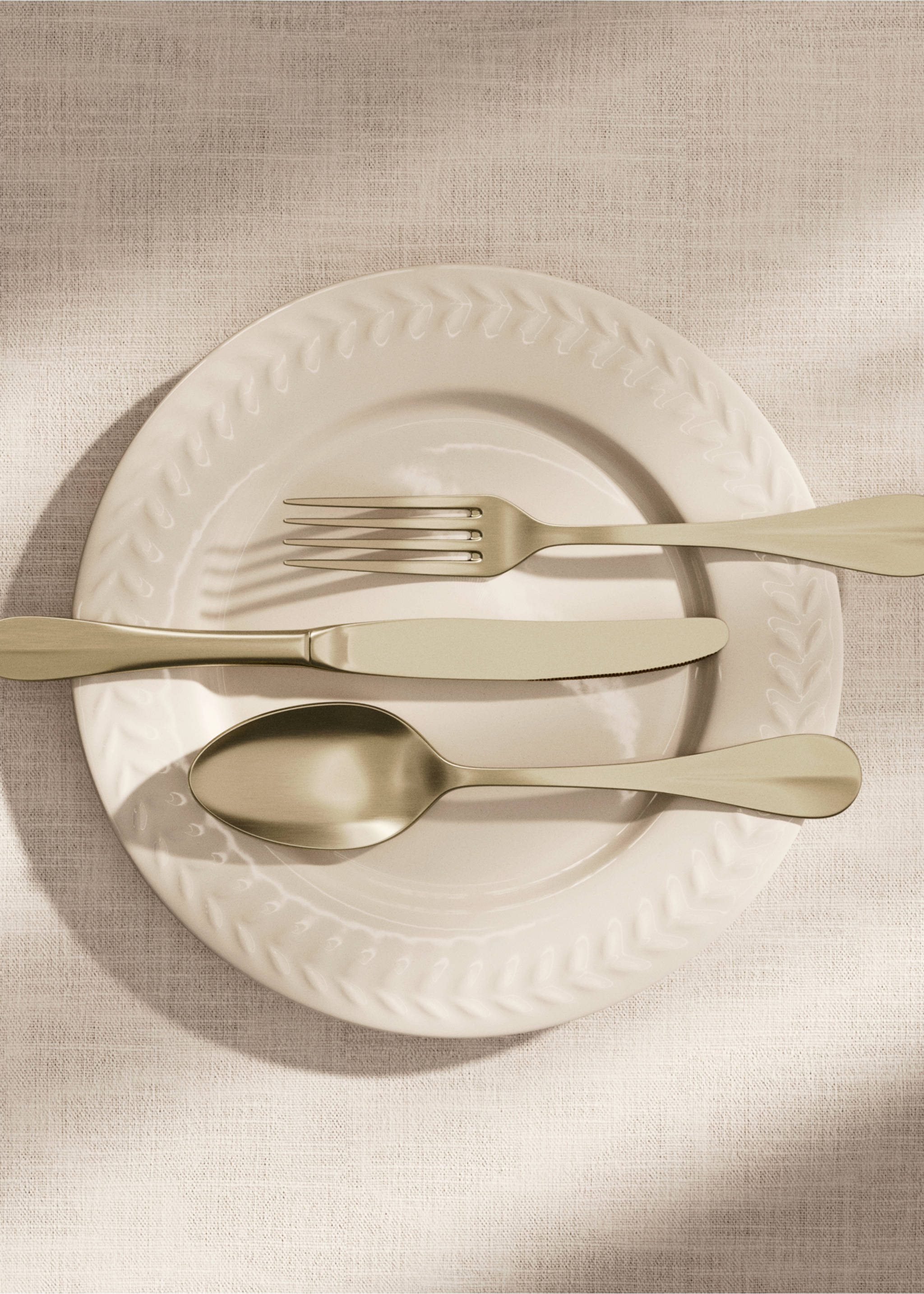 3-piece cutlery set in stainless steel with a gold finish - General plane, Gold. Ref: 87063301-00.