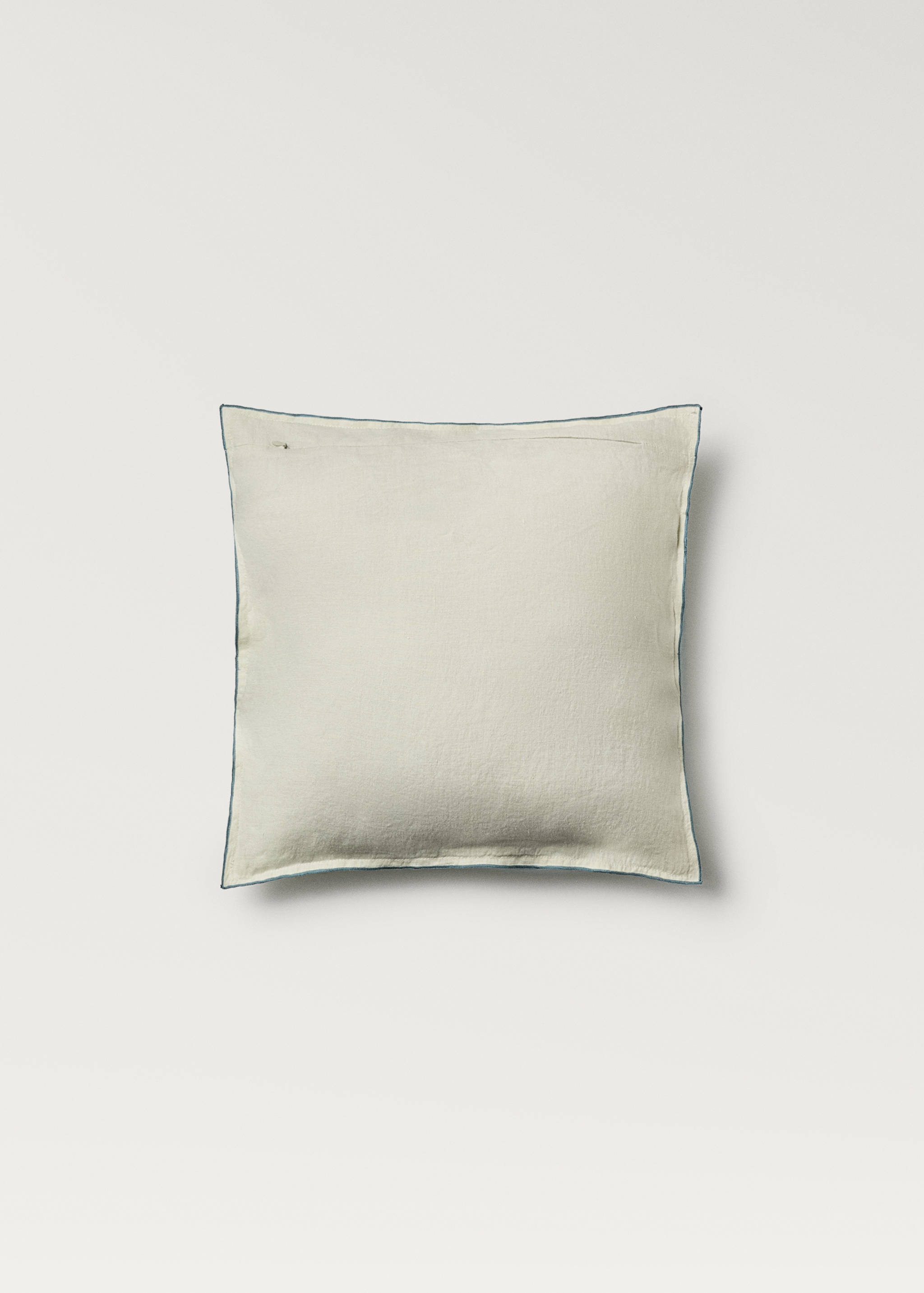 Linen children's cushion cover with embroidered overlock 40x40 cm - Details of the article 1