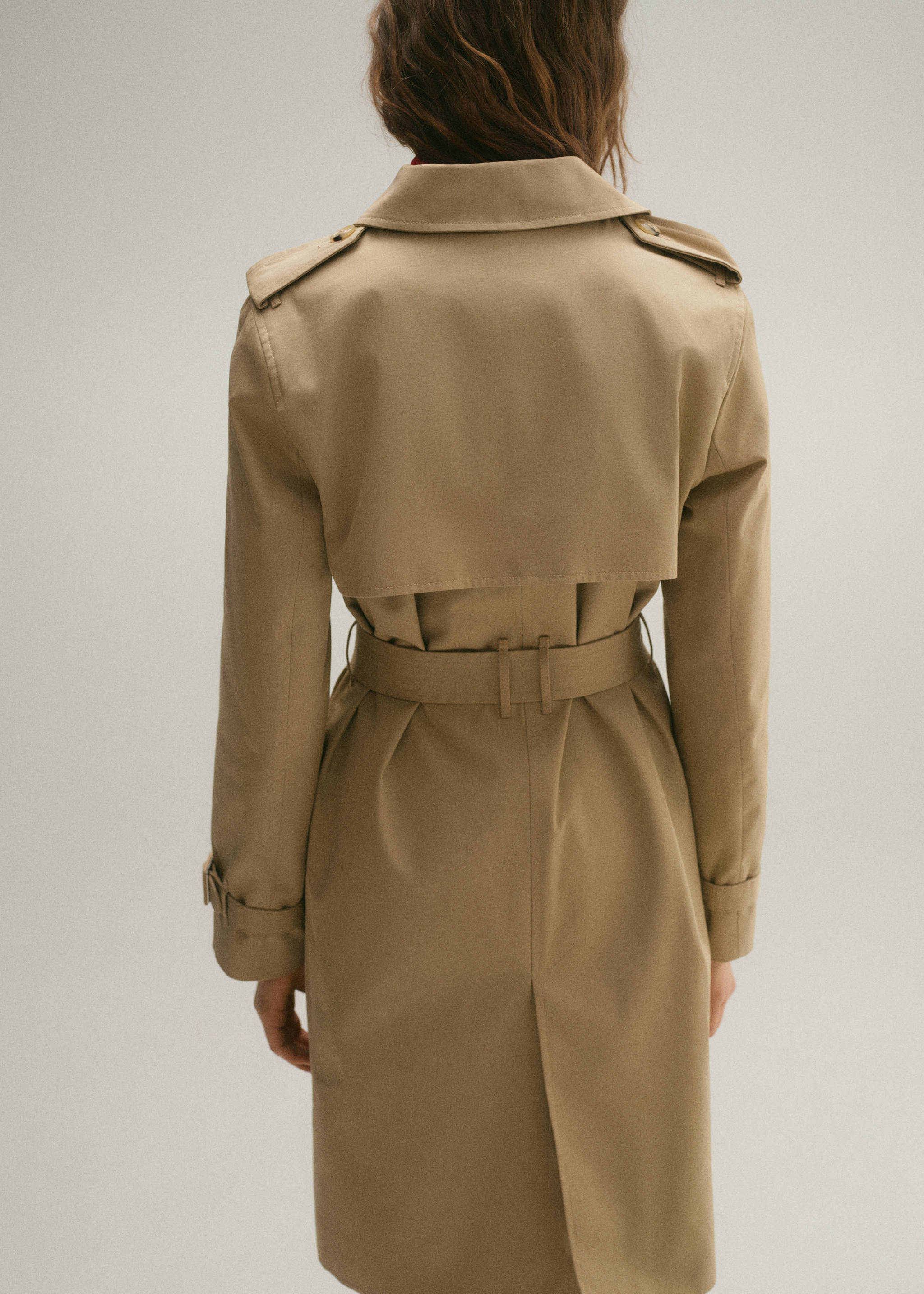 Classic trench coat with belt - Reverse of the article