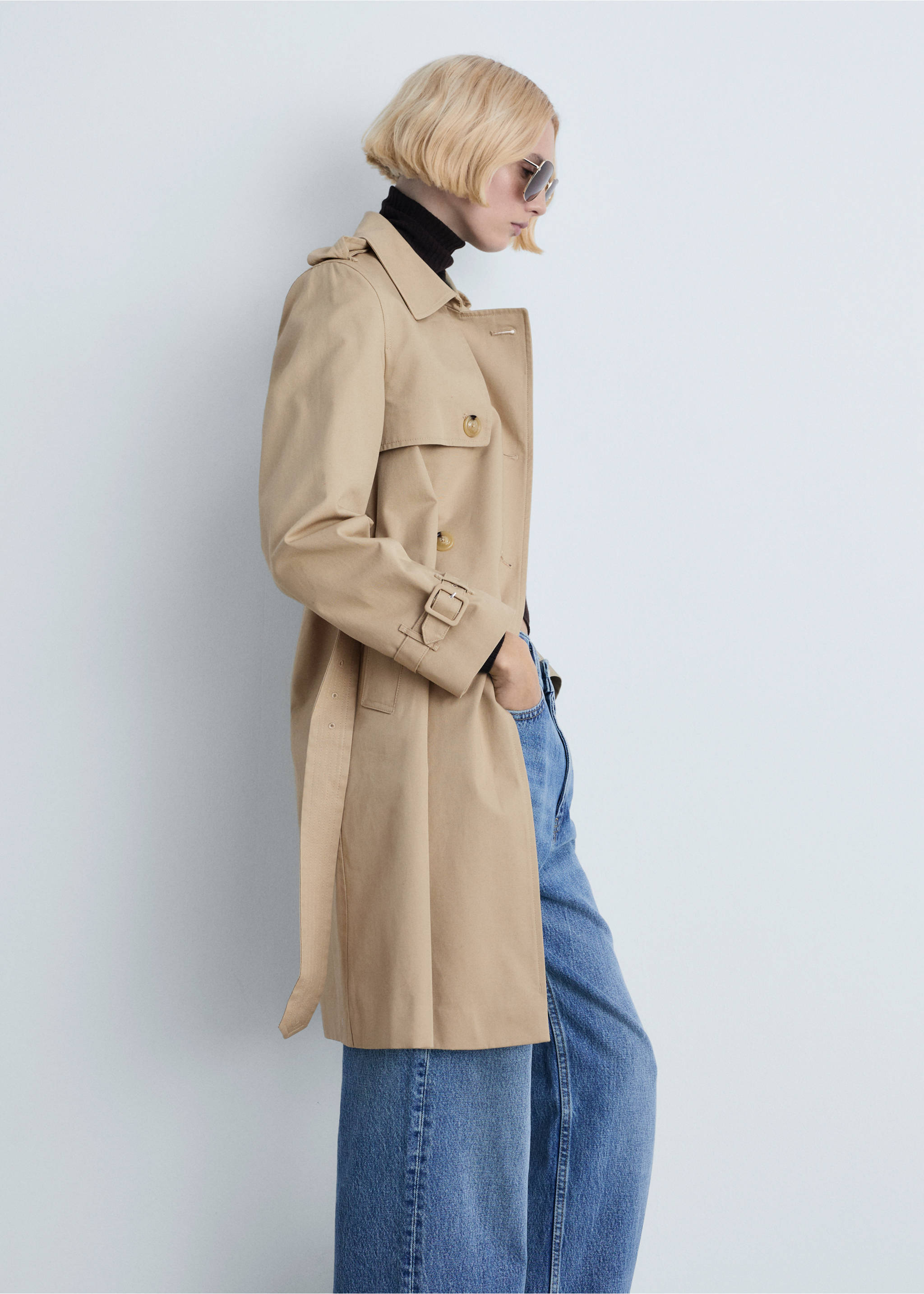 Klassischer Trenchcoat mit Gürtel - Detail des Artikels 2, Beige. Ref: 87064062-00.