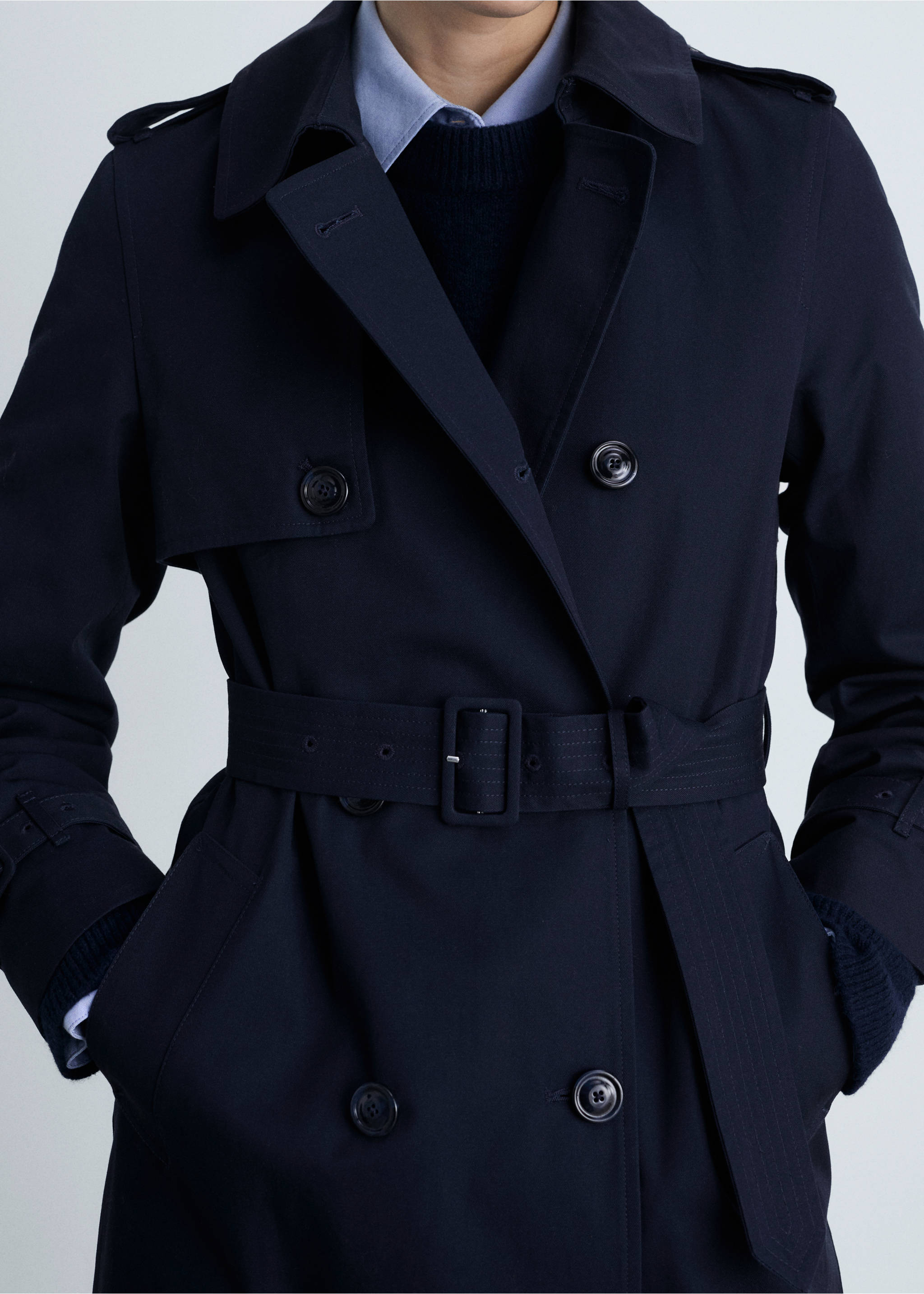 Classic trench coat with belt - Details of the article 6, Dark Navy. Ref: 87064062-00.
