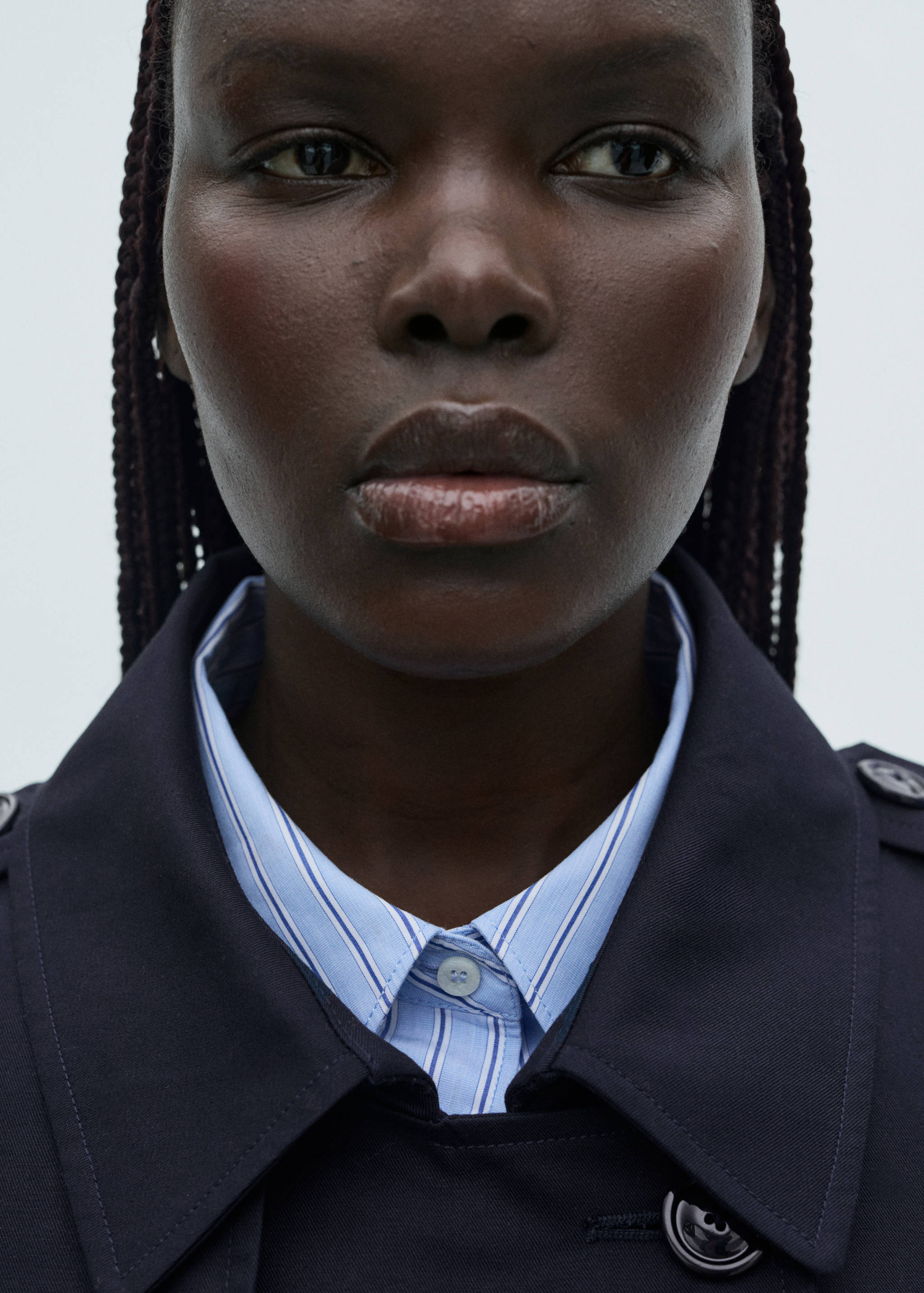 Classic trench coat with belt - Details of the article 4