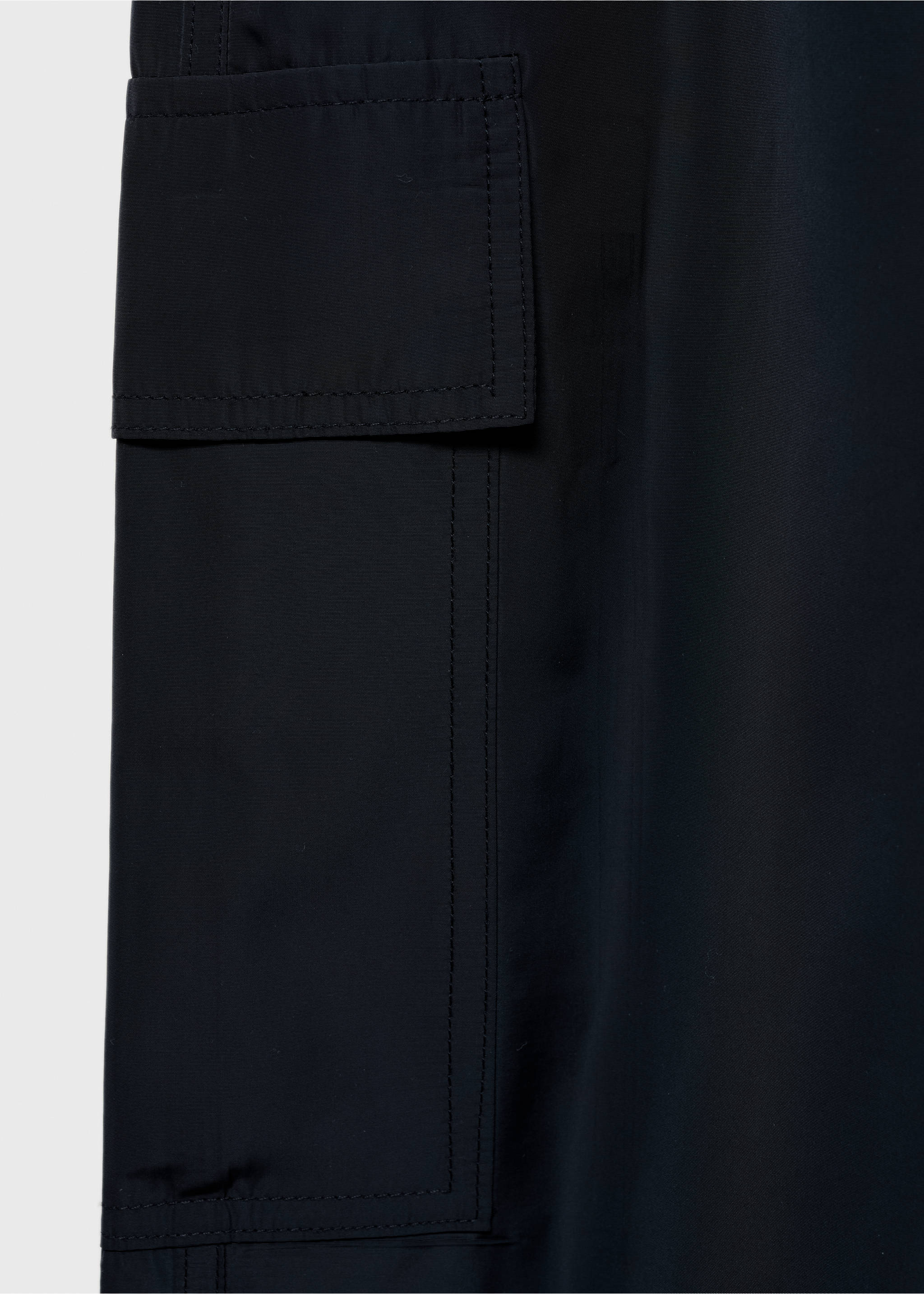 Cargo trousers with adjustable hem - Details of the article 8, Dark Navy. Ref: 87064069-00.