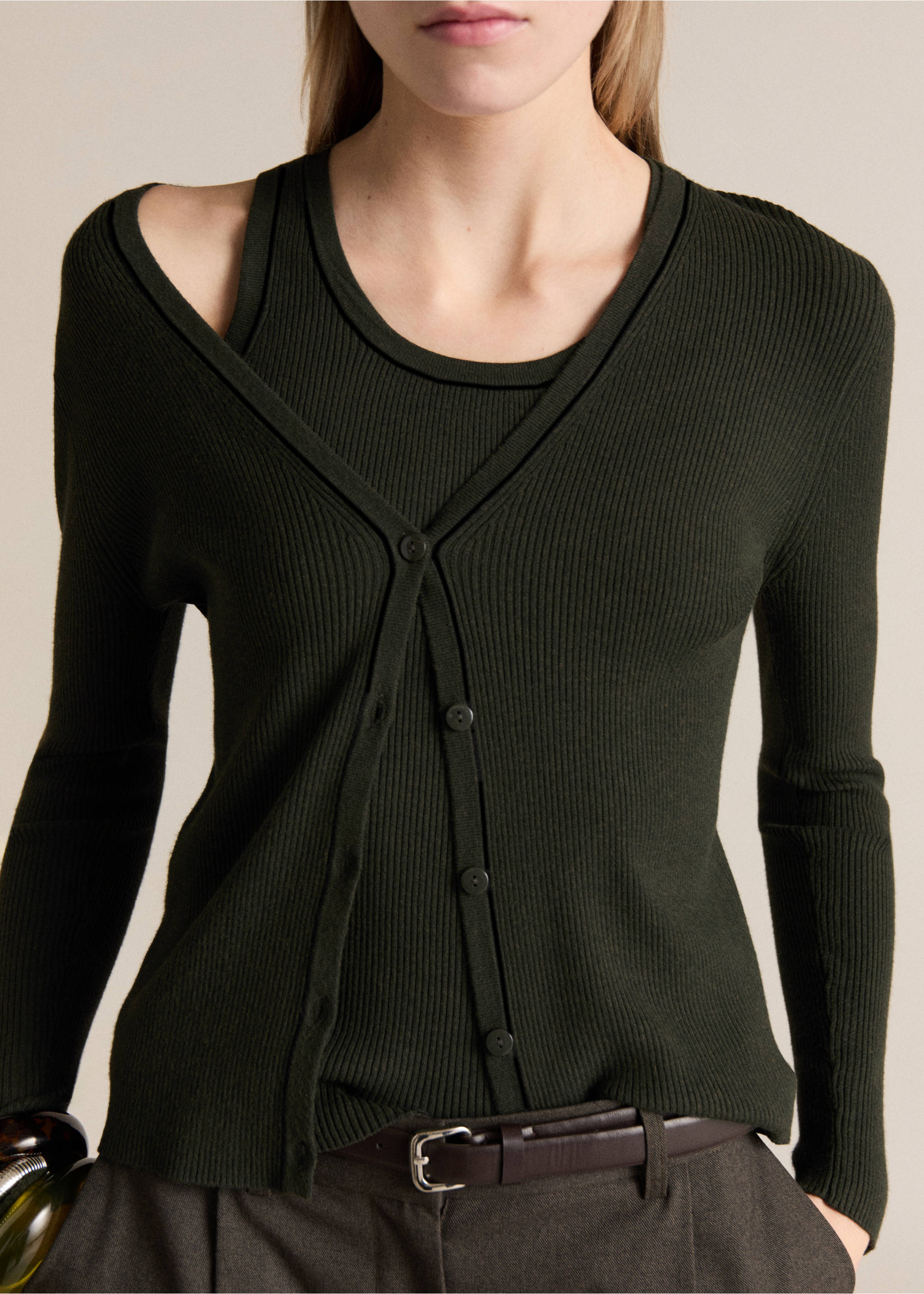 Ribbed top with contrasting trim - Details of the article 3, Khaki. Ref: 87064074-00.