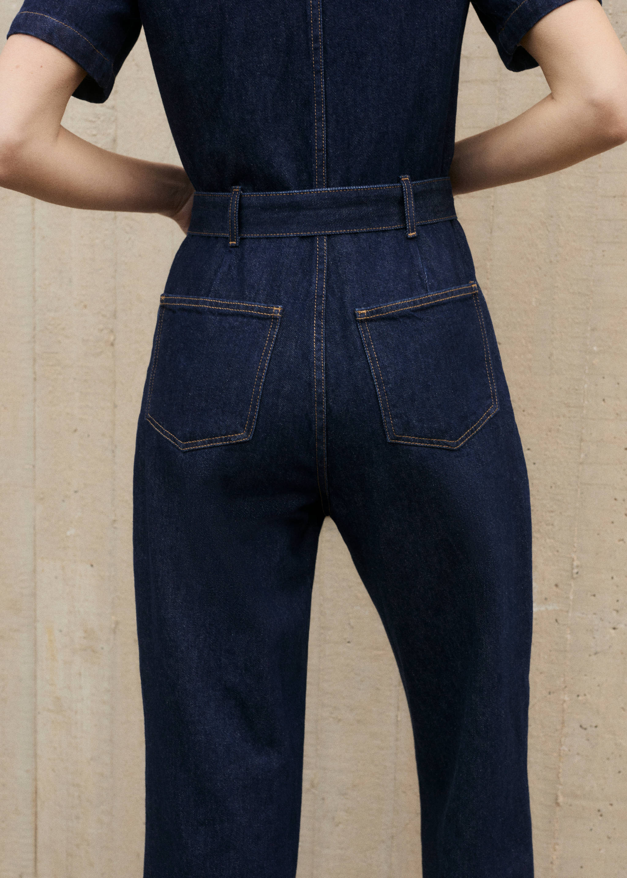 Short-sleeved denim jumpsuit - Reverse of the article