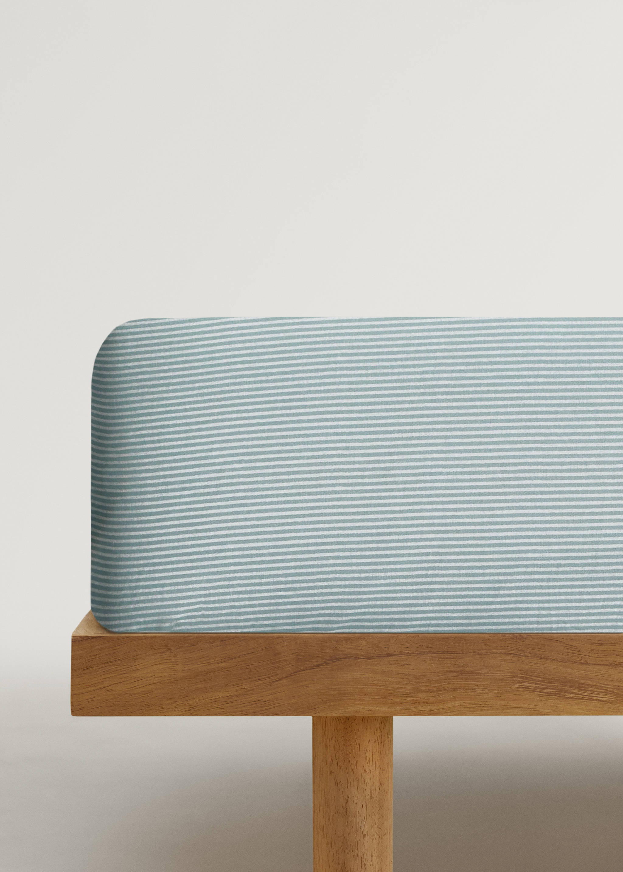 Cotton percale striped fitted sheet for cot - Article without model