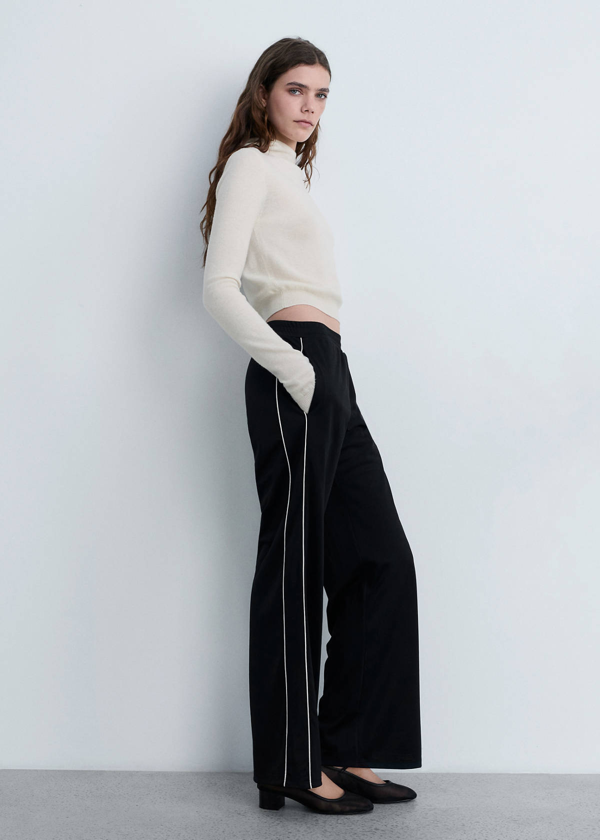 Contrasting-stripe jogger trousers