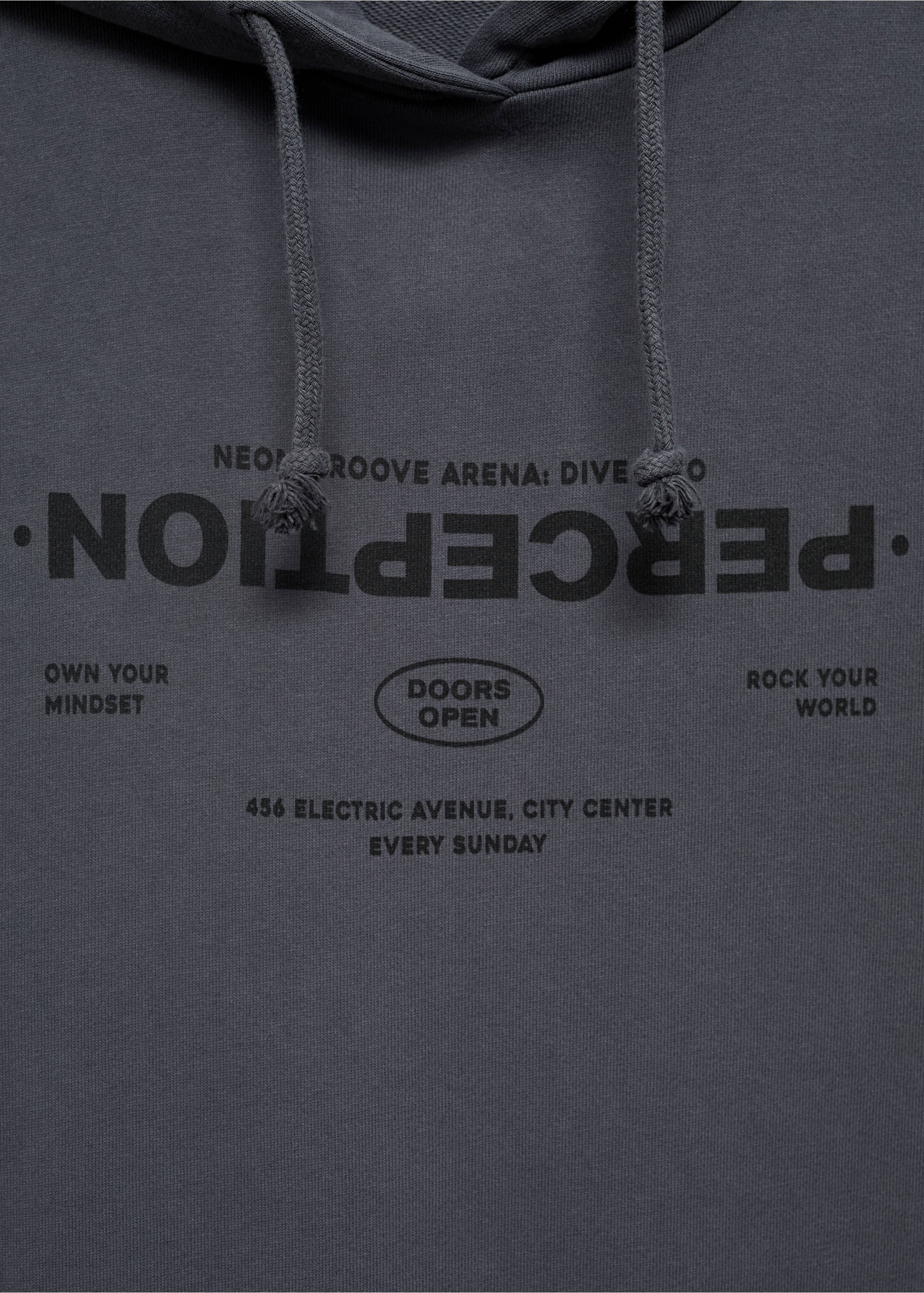 Dessuadora cangur missatge - Detall de l'article 8, Gris antracita. Ref: 87064093-00.