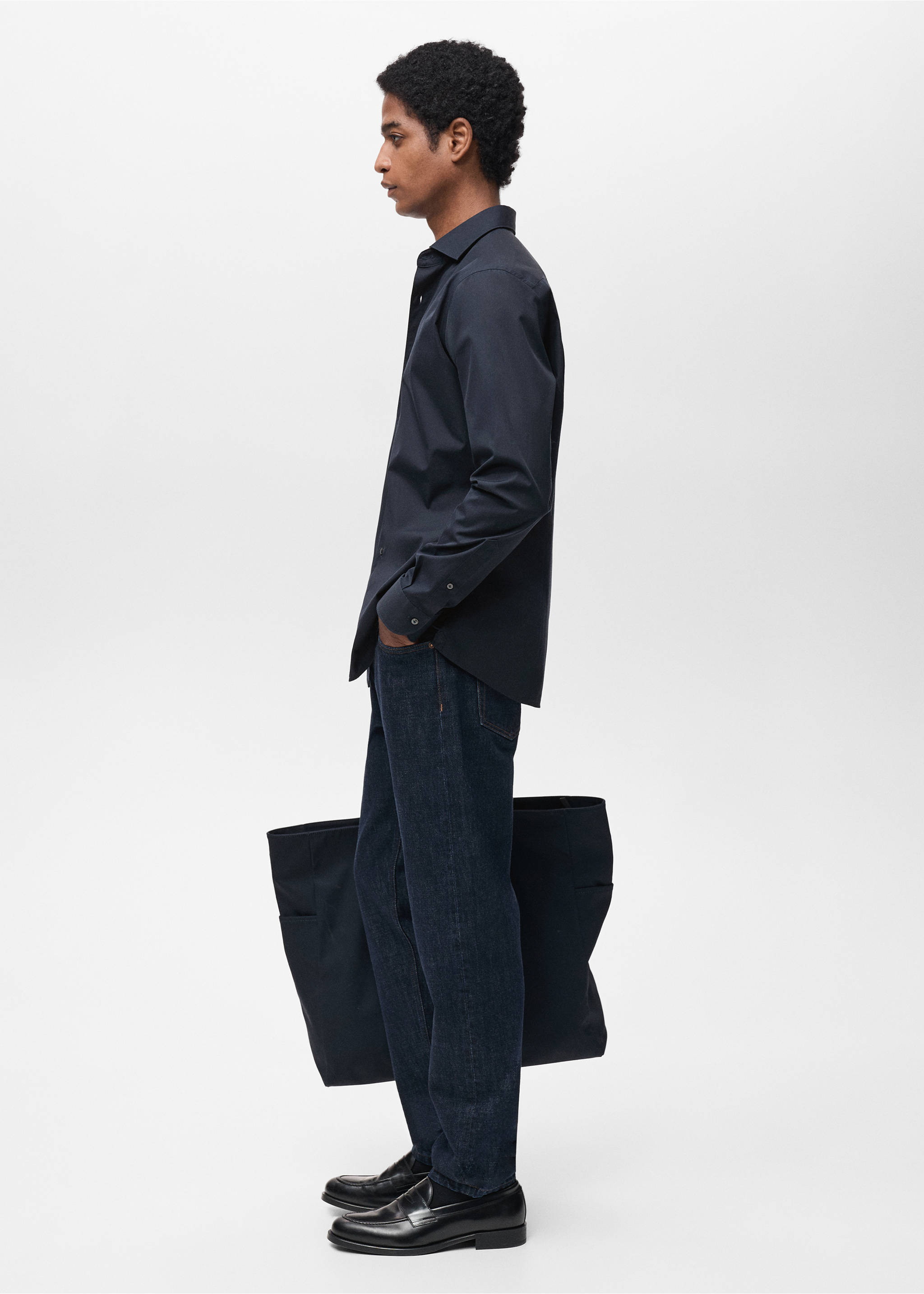 Camisa regular 100% algodón - Detalle del artículo 2, Azul marino oscuro. Ref: 87064407-00.