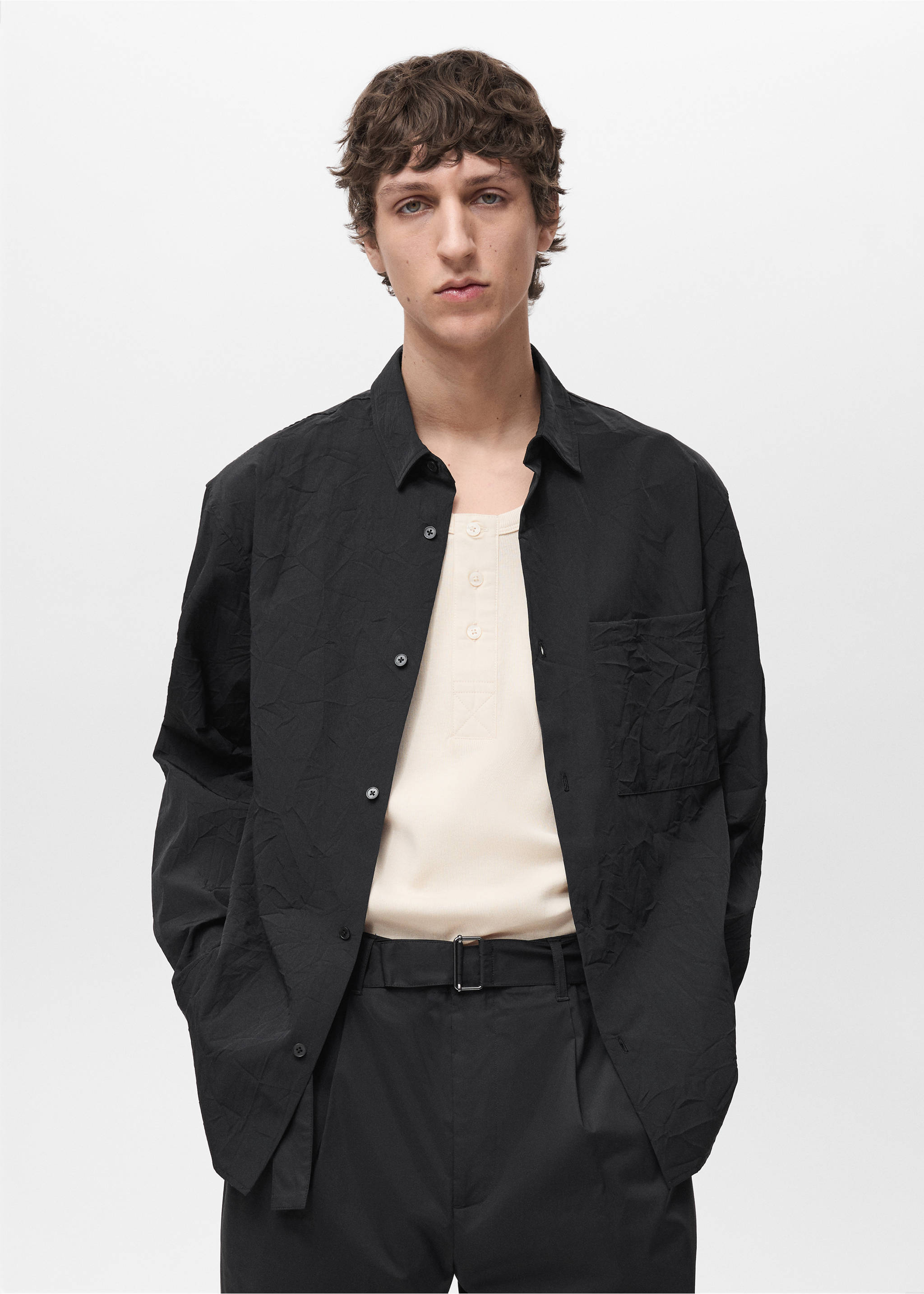 Creased-effect shirt - Medium plane, Black. Ref: 87064423-00.