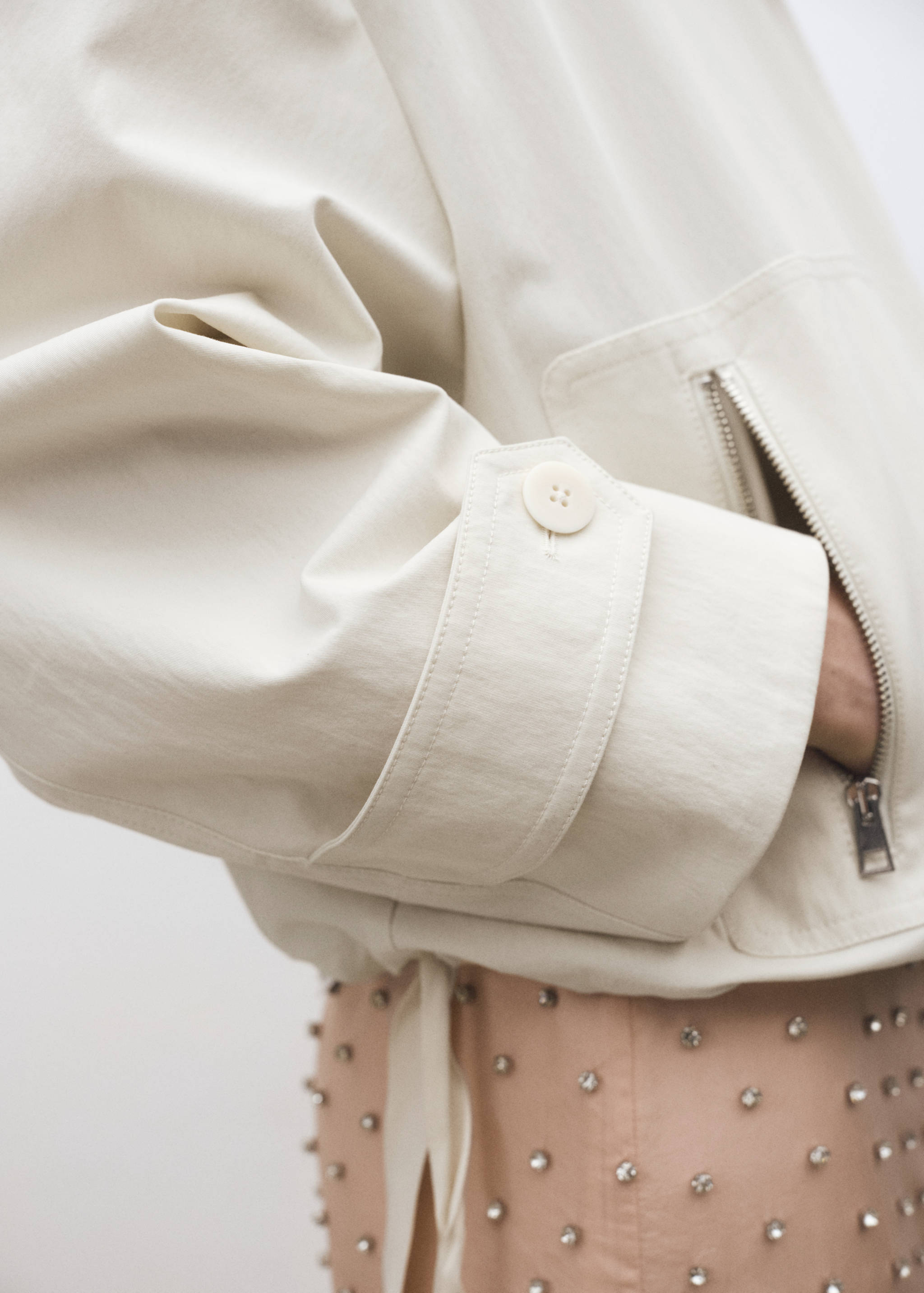 Bomber jacket with adjustable hem - Details of the article 2