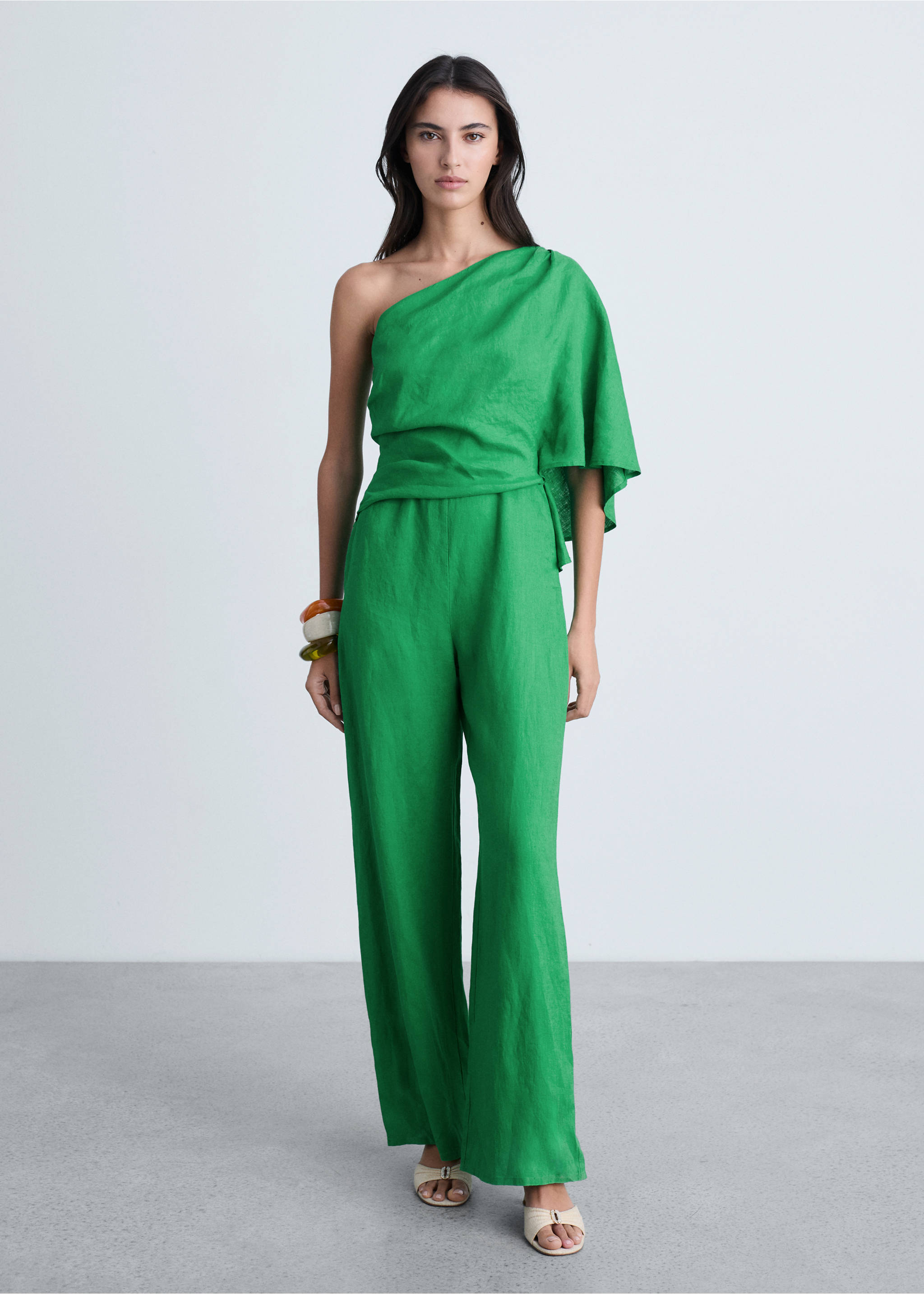 Asymmetrischer Jumpsuit aus Leinen - Allgemeine Ansicht, Grün. Ref: 87064779-00.