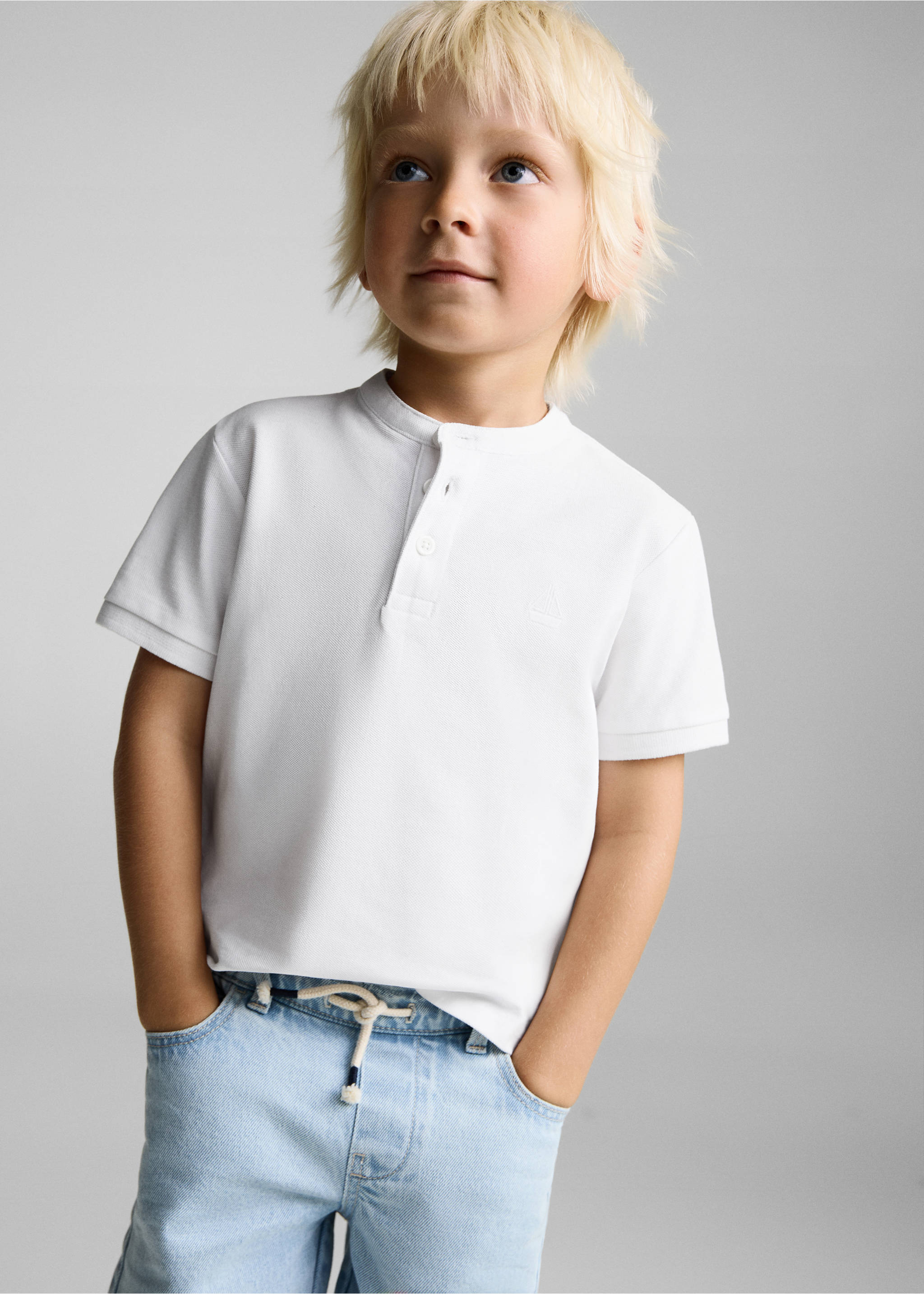 Polo coton col mao - Plan moyen, Blanc cassé. Ref: 87064780-00.