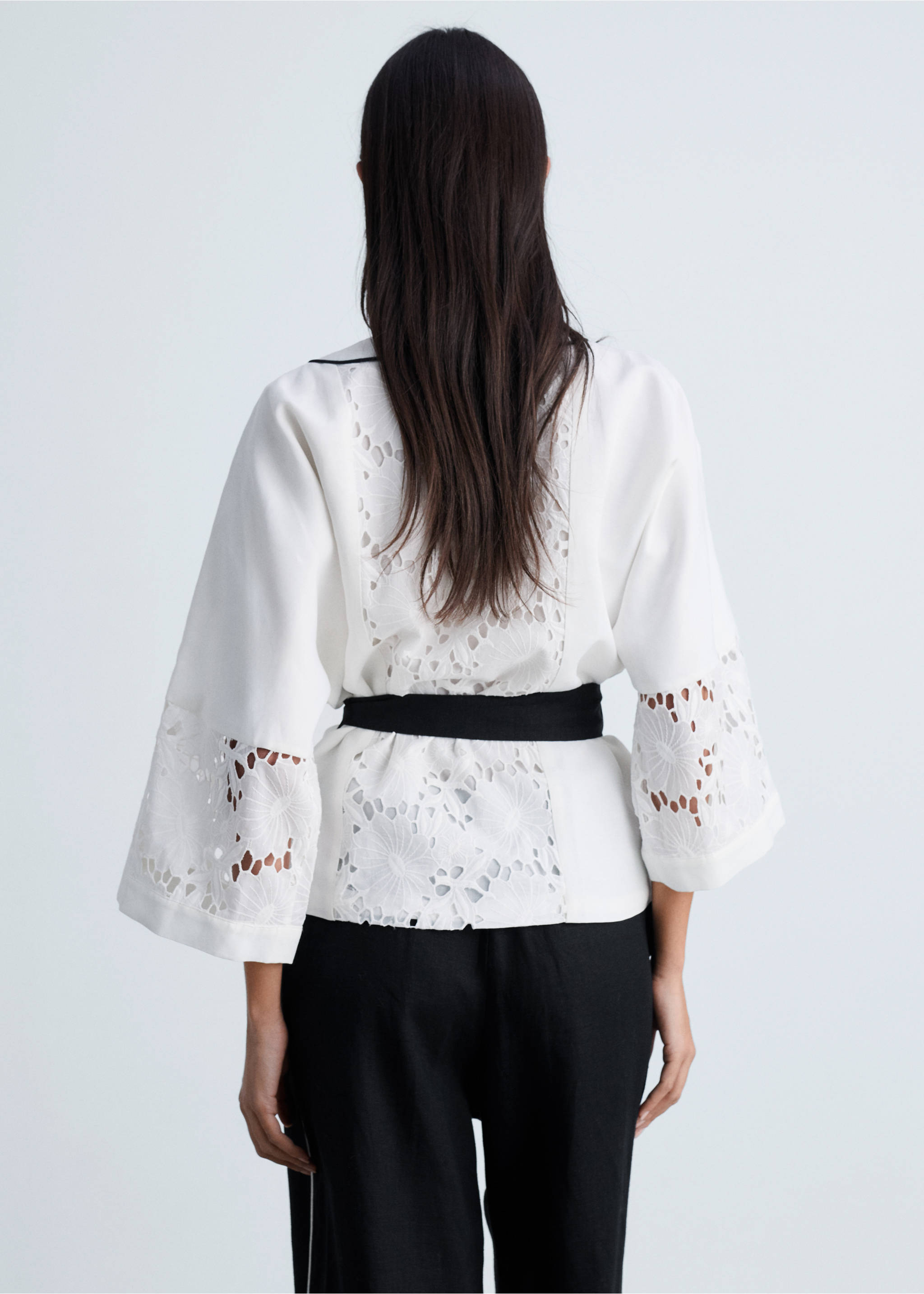 Linen-blend caftan with openwork details - Reverse of the article, White. Ref: 87064781-00.