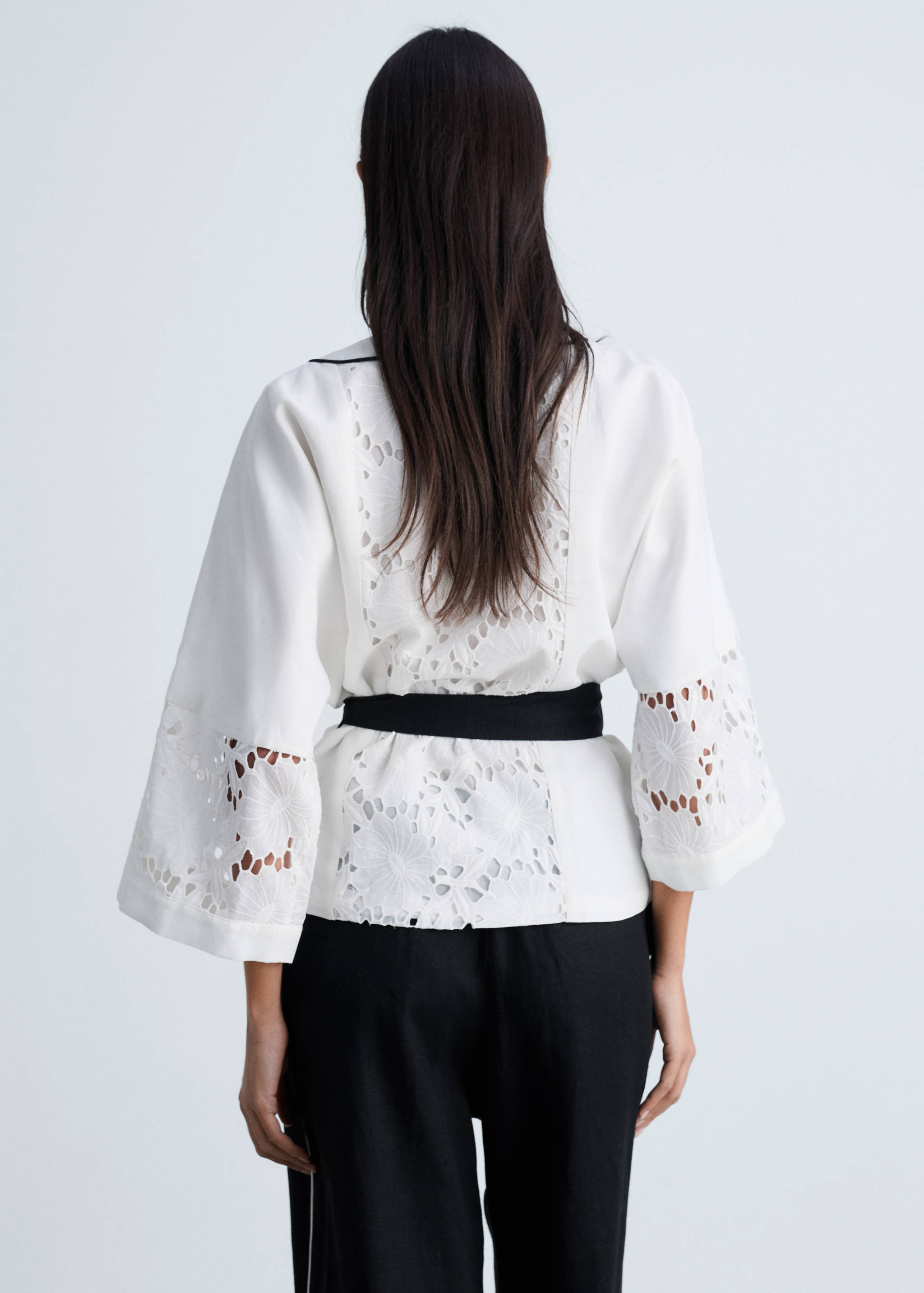 Caftan en lin mélangé avec détails ajourés - Verso de l’article