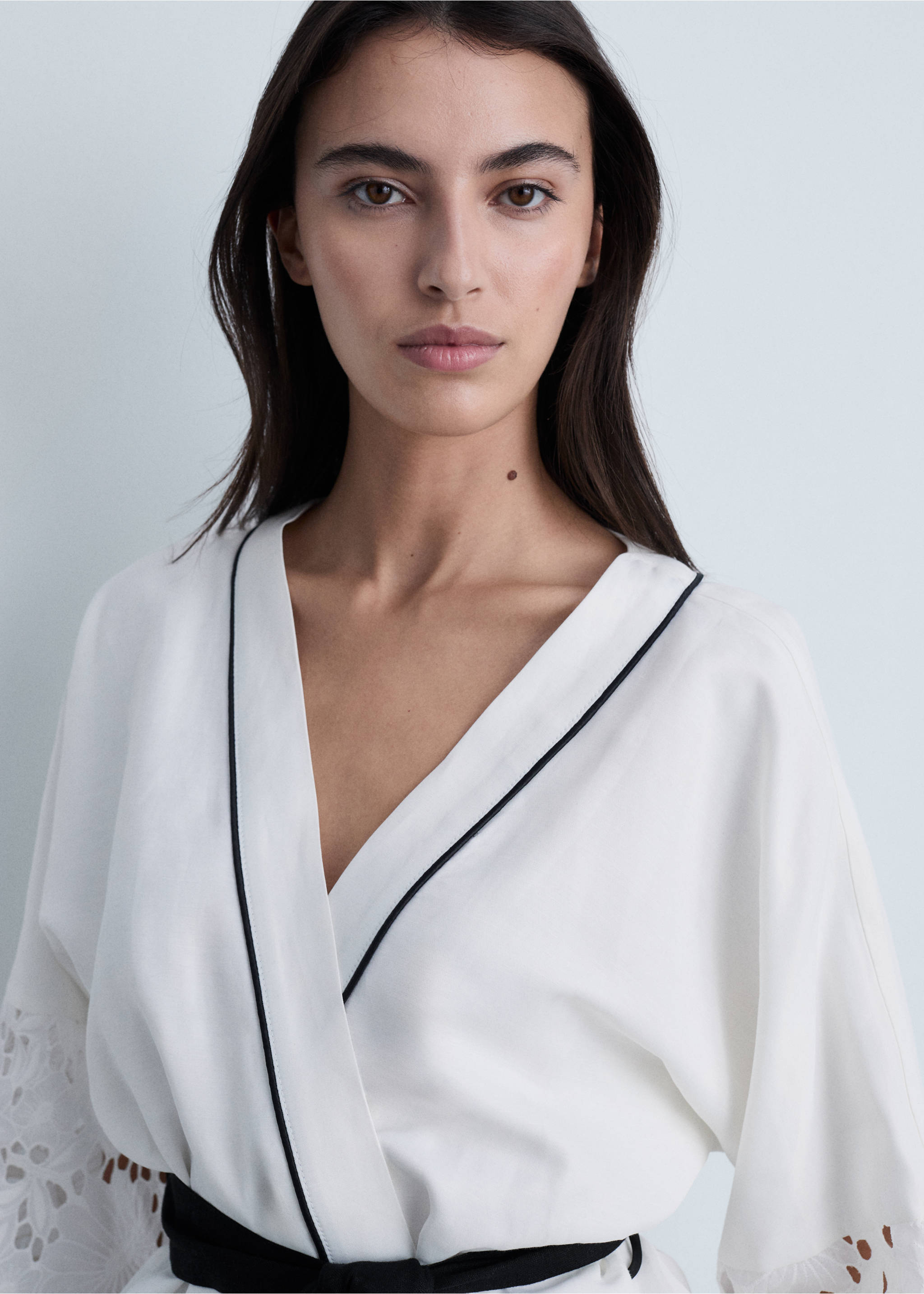 Linen-blend caftan with openwork details - Details of the article 1, White. Ref: 87064781-00.