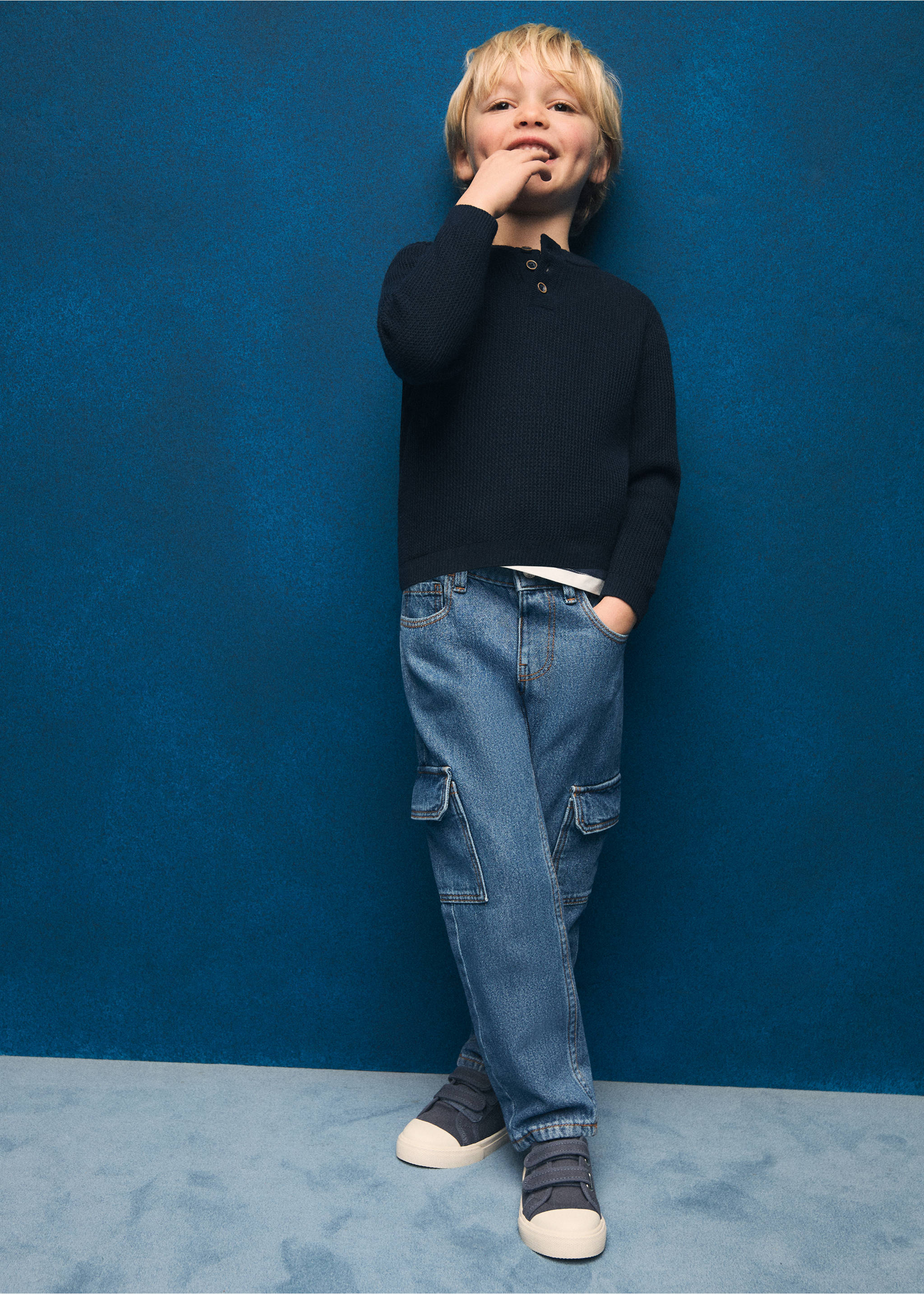 Jean droit style cargo - Détail de l'article 5, Bleu moyen. Ref: 87064794-00.