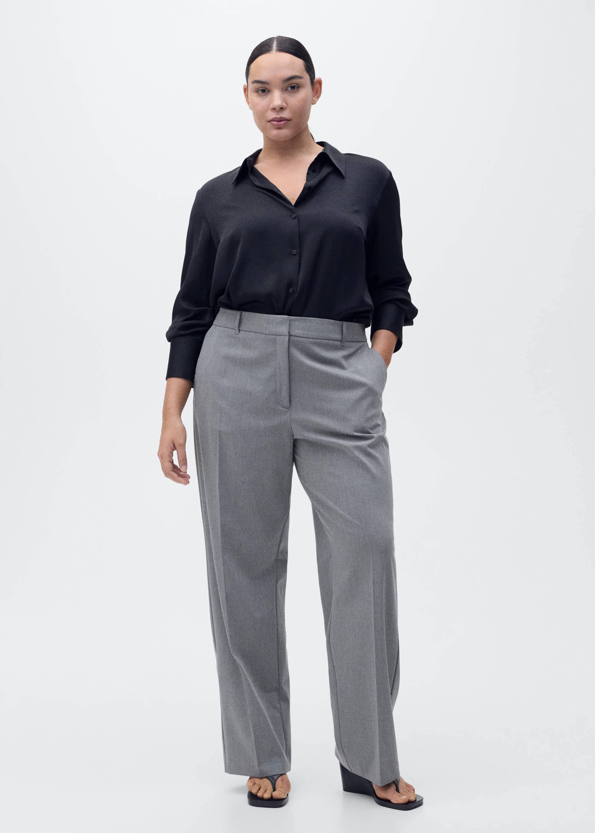 Straight mid-rise pants - Details of the article 3