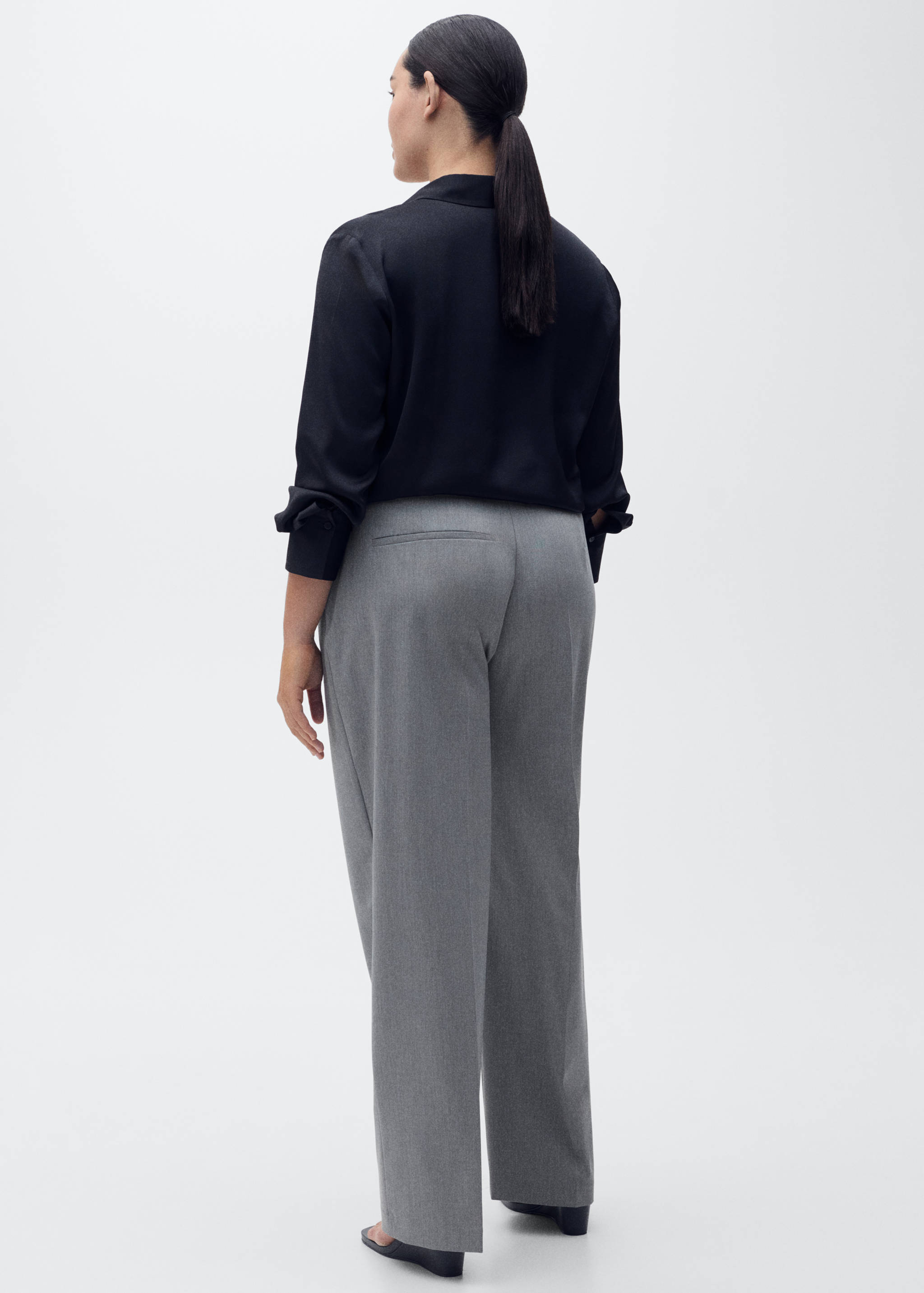 Straight mid-rise pants - Details of the article 4