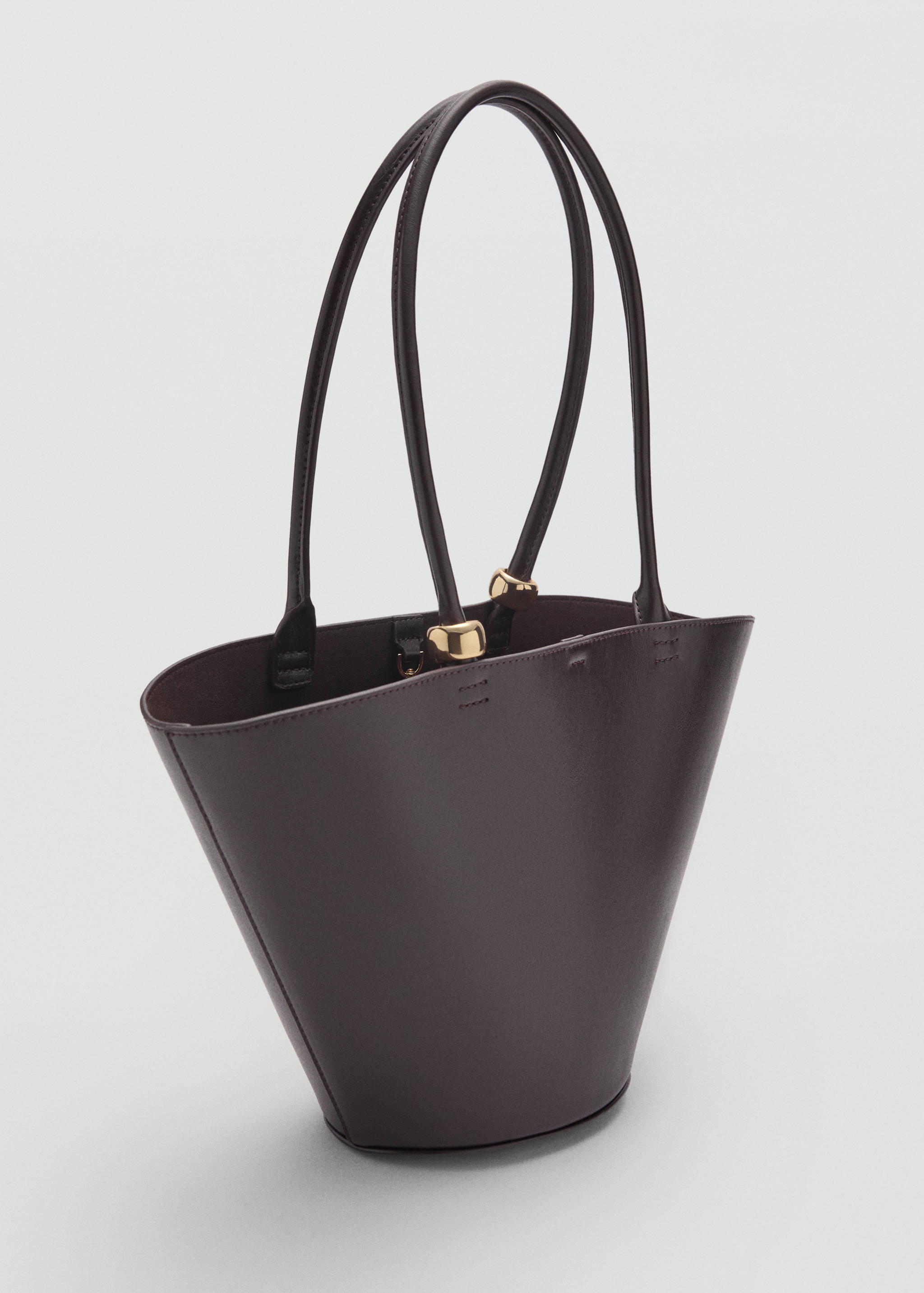Bolso shopper detalle metálico - Plano medio