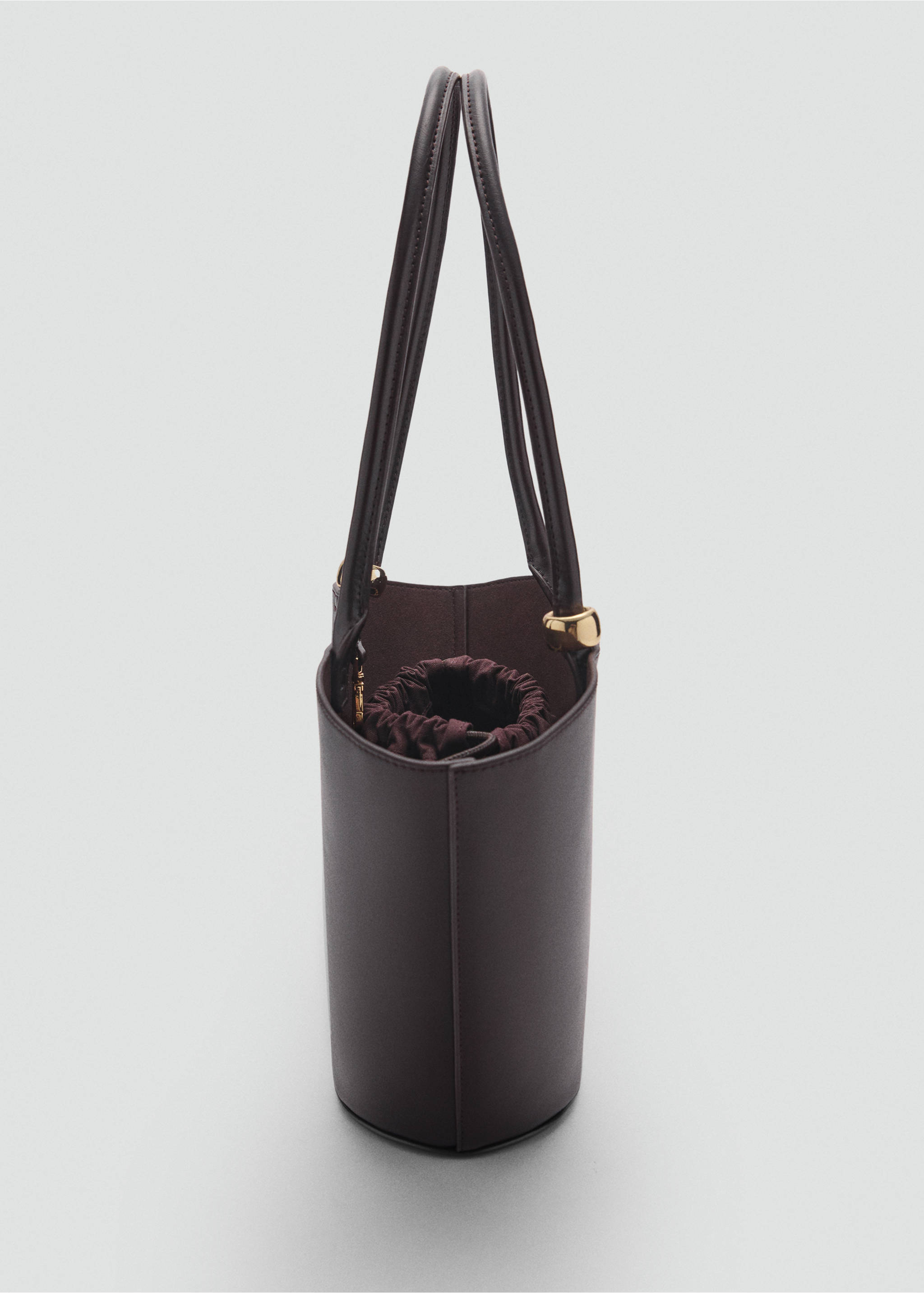 Bolso shopper detalle metálico - Detalle del artículo 1, Chocolate. Ref: 87064808-00.