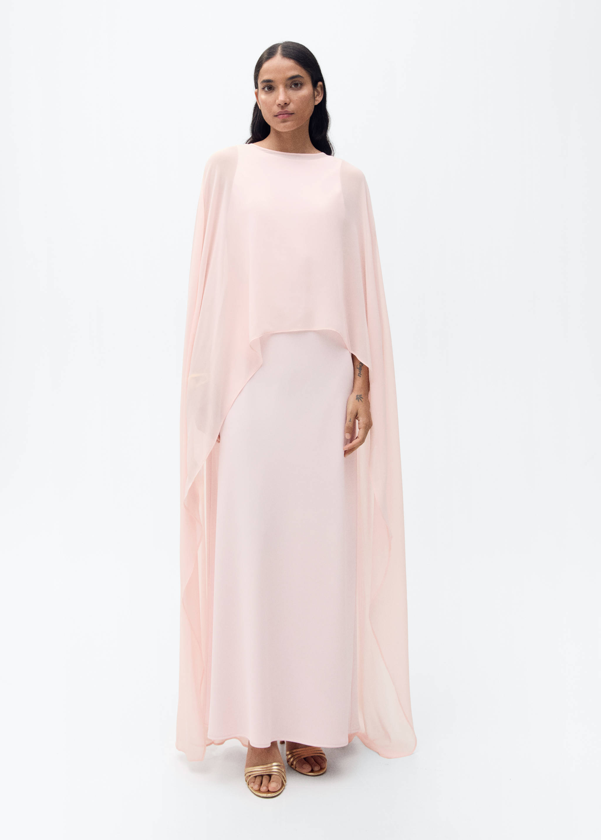 Capa larga semitransparente - Plano general