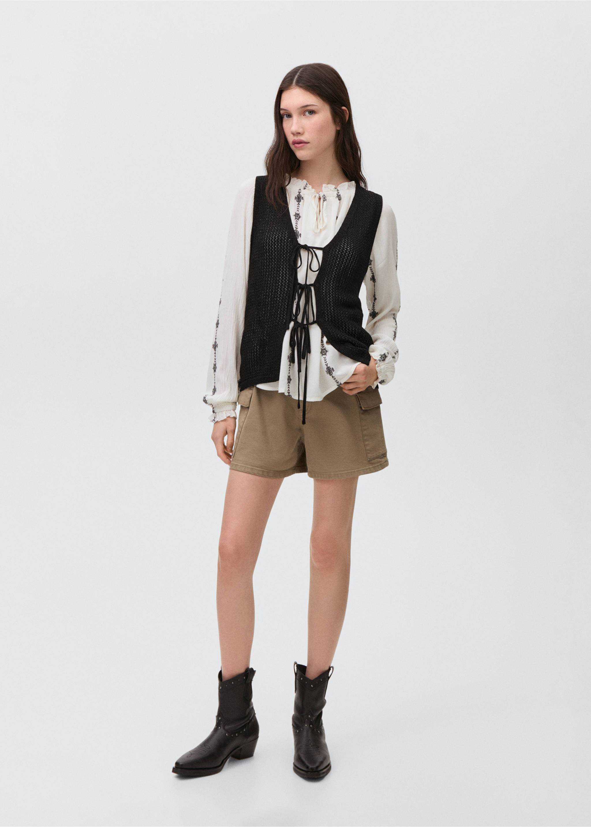 Knitted vest with lace pattern - General plane, Black. Ref: 87065727-00.