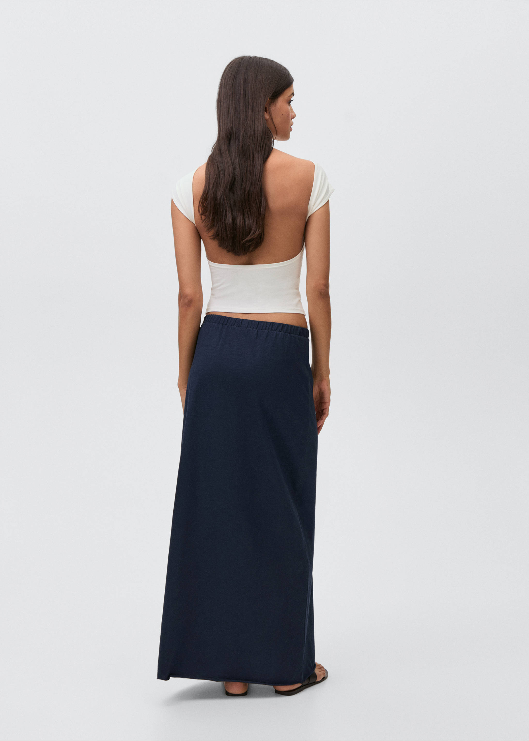 Long knitted skirt - Reverse of the article, Dark Navy. Ref: 87065728-00.
