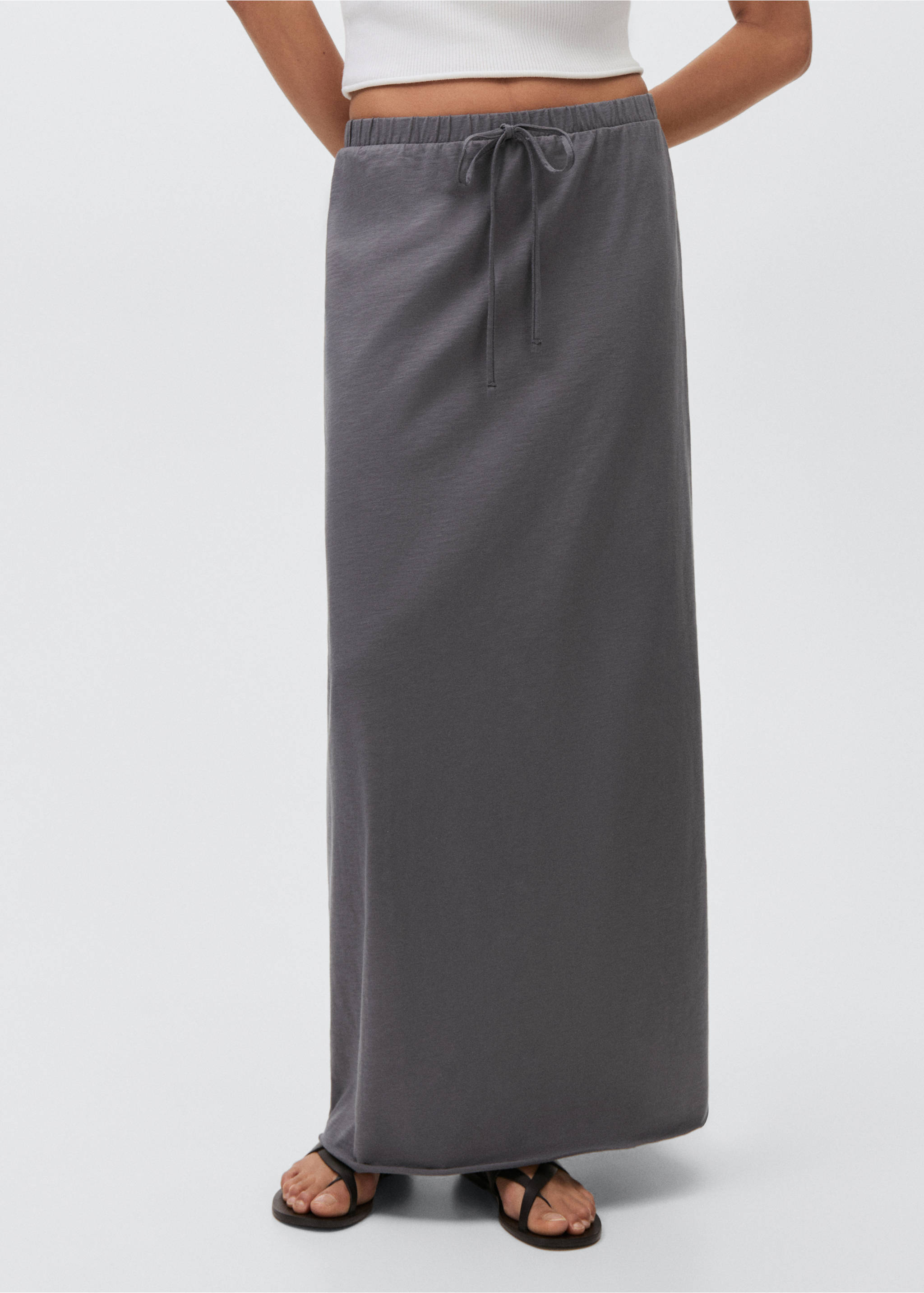 Long knitted skirt - Details of the article 6, Charcoal. Ref: 87065728-00.