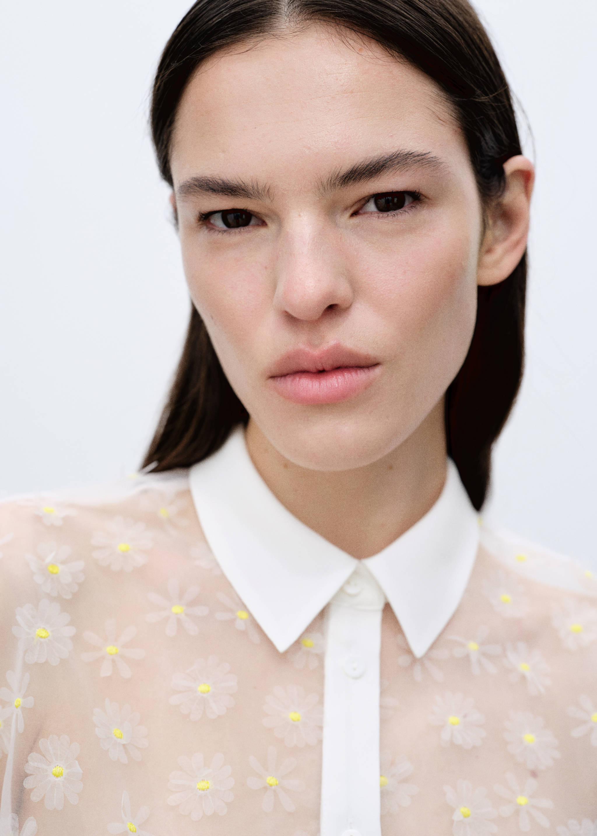 Semi-transparent floral-embroidered shirt embroidered - Details of the article 1