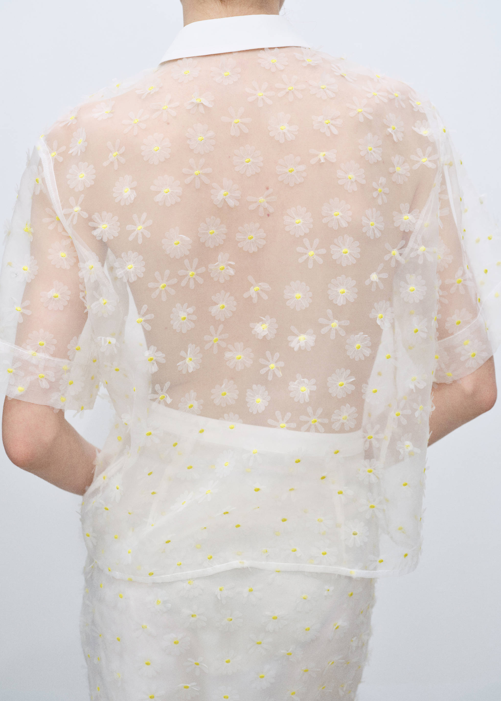 Semi-transparent floral-embroidered shirt embroidered - Details of the article 6