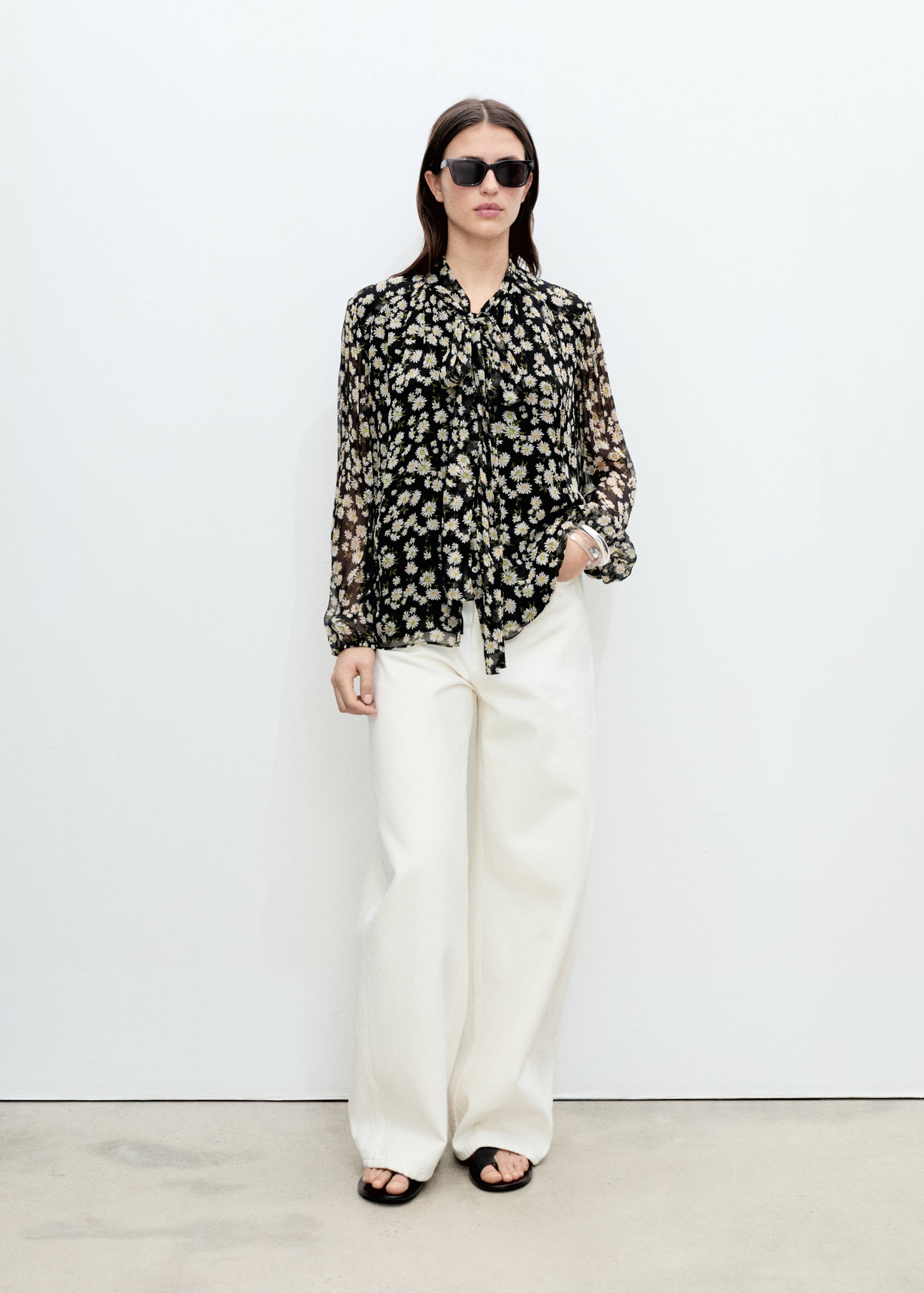 Florale Bluse mit Schleife - Allgemeine Ansicht