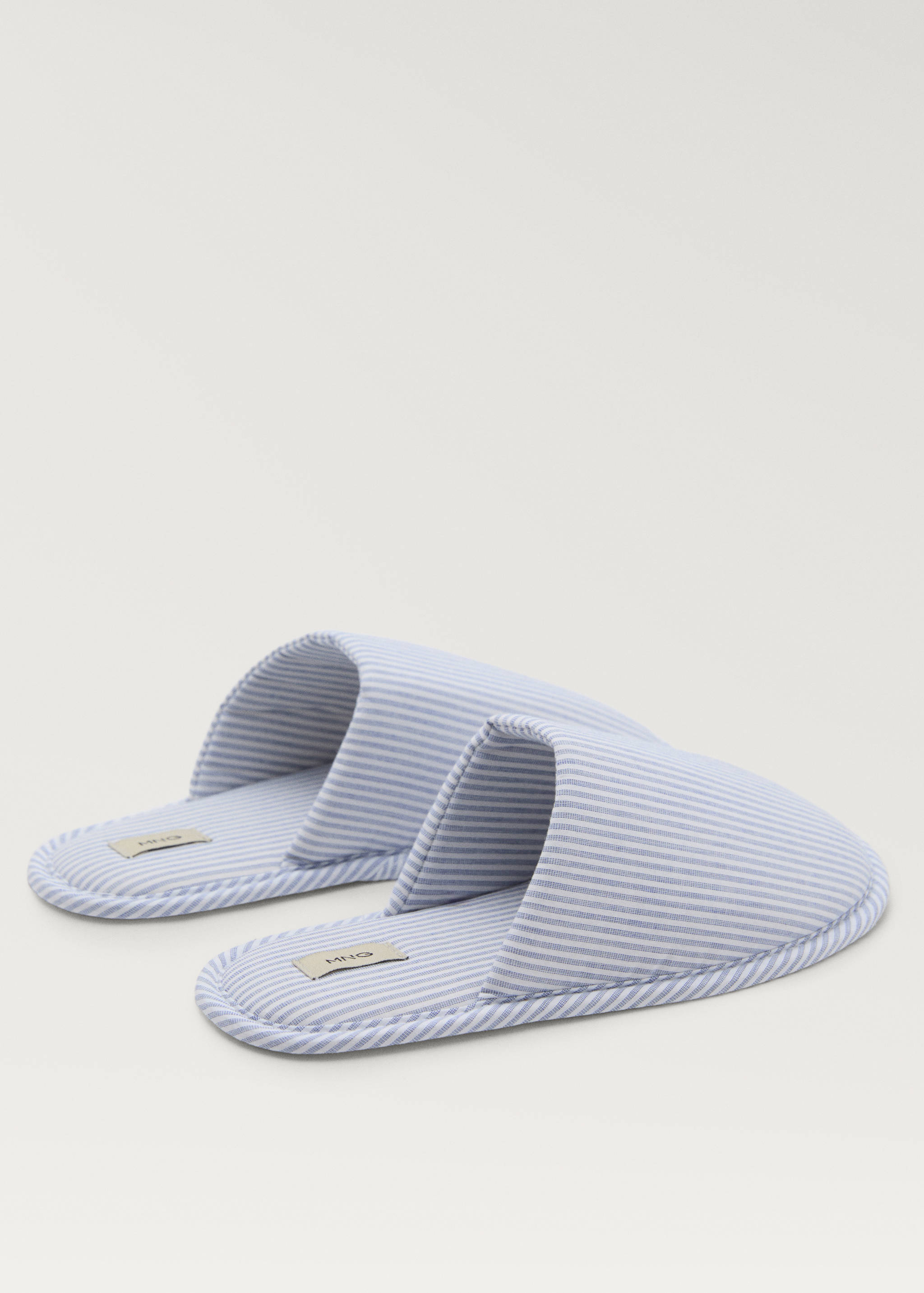 Open house slippers - Details of the article 1