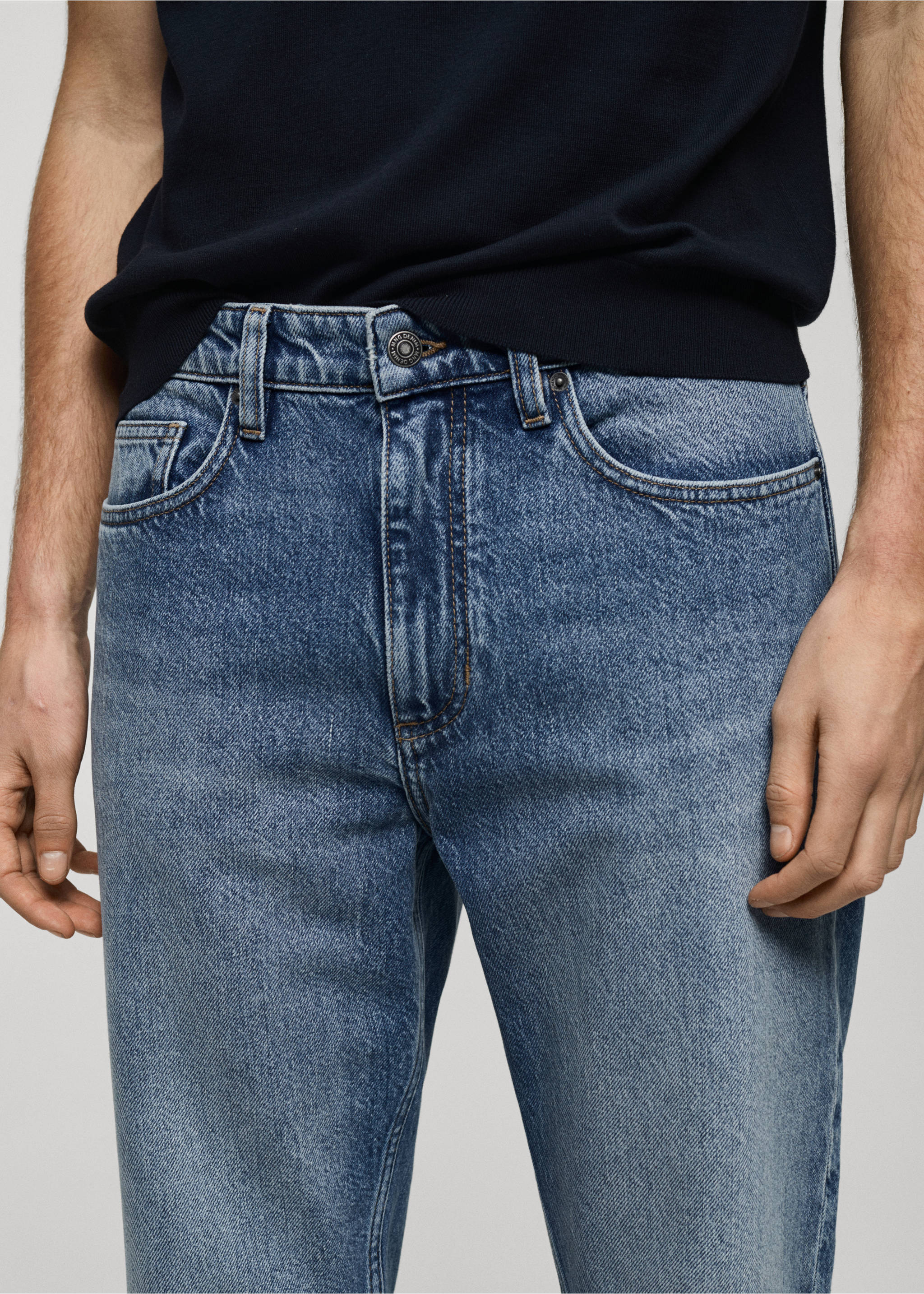 Cropped carrot-fit jeans - Details of the article 1, Medium Blue. Ref: 87065920-00.