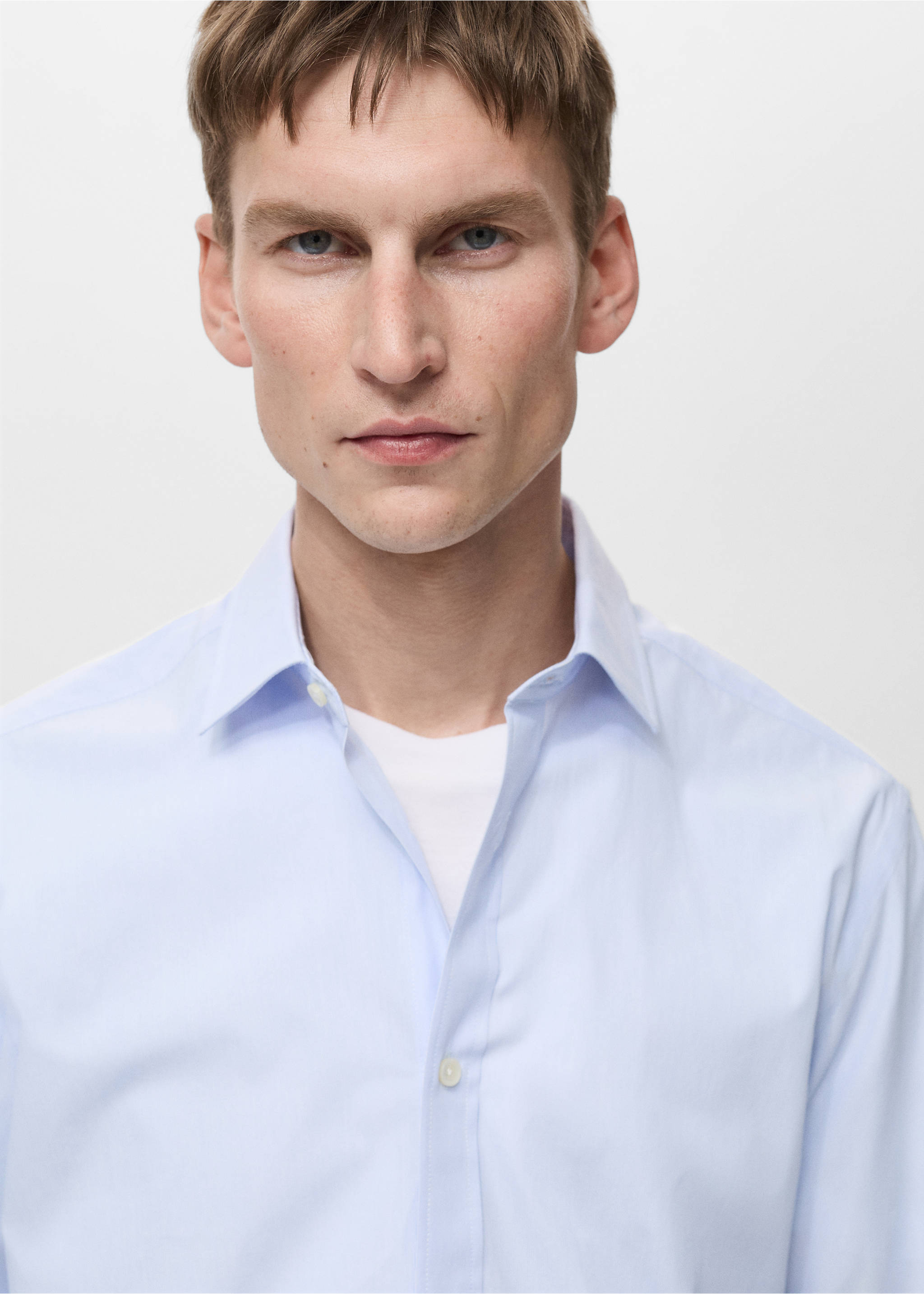 Slim Fit-Streifenhemd aus 100 % Baumwolle - Detail des Artikels 1, Himmelblau. Ref: 87065937-00.