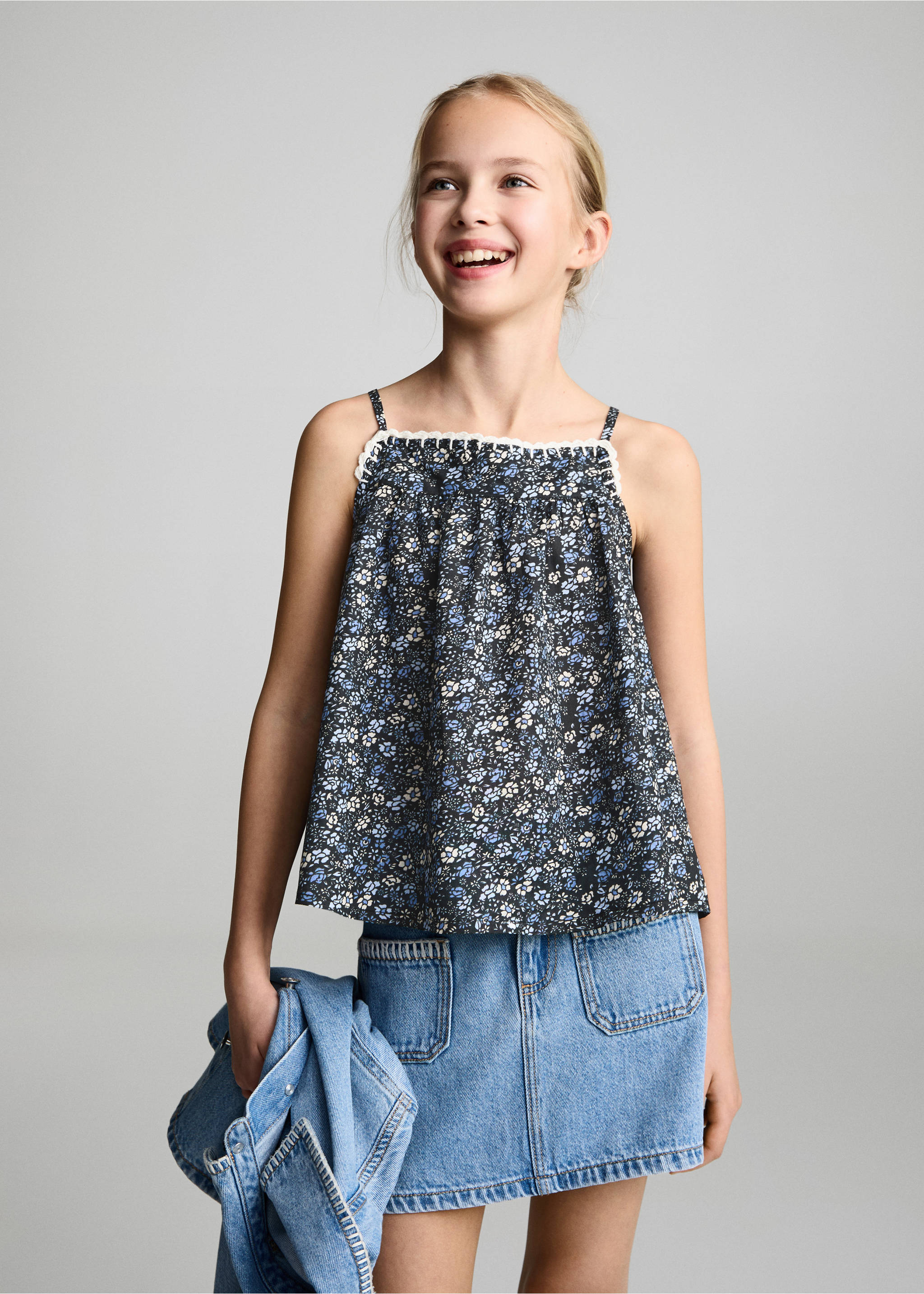 Blusa bordado flores - Plano medio, Azul. Ref: 87065939-00.