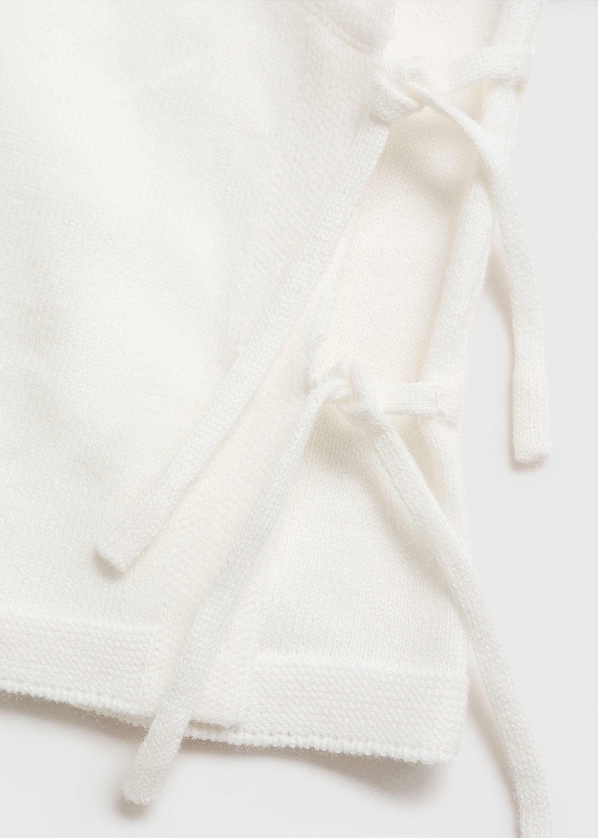 Wickelpullover mit Schleife - Detail des Artikels 8, Cremeweiß. Ref: 87065958-00.