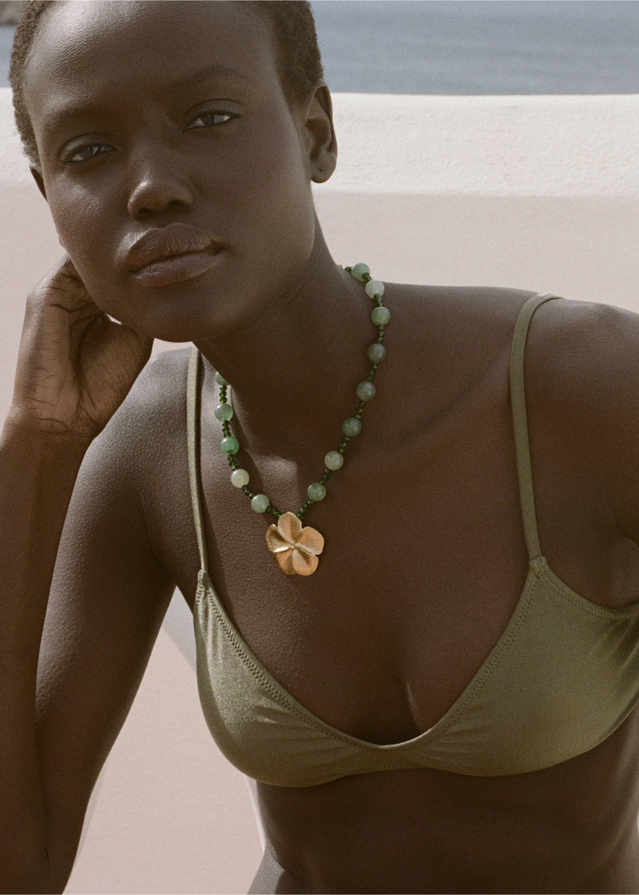 Collar bolas detalle flor piedra - Detalle del artículo 1, Oro. Ref: 87065979-00.