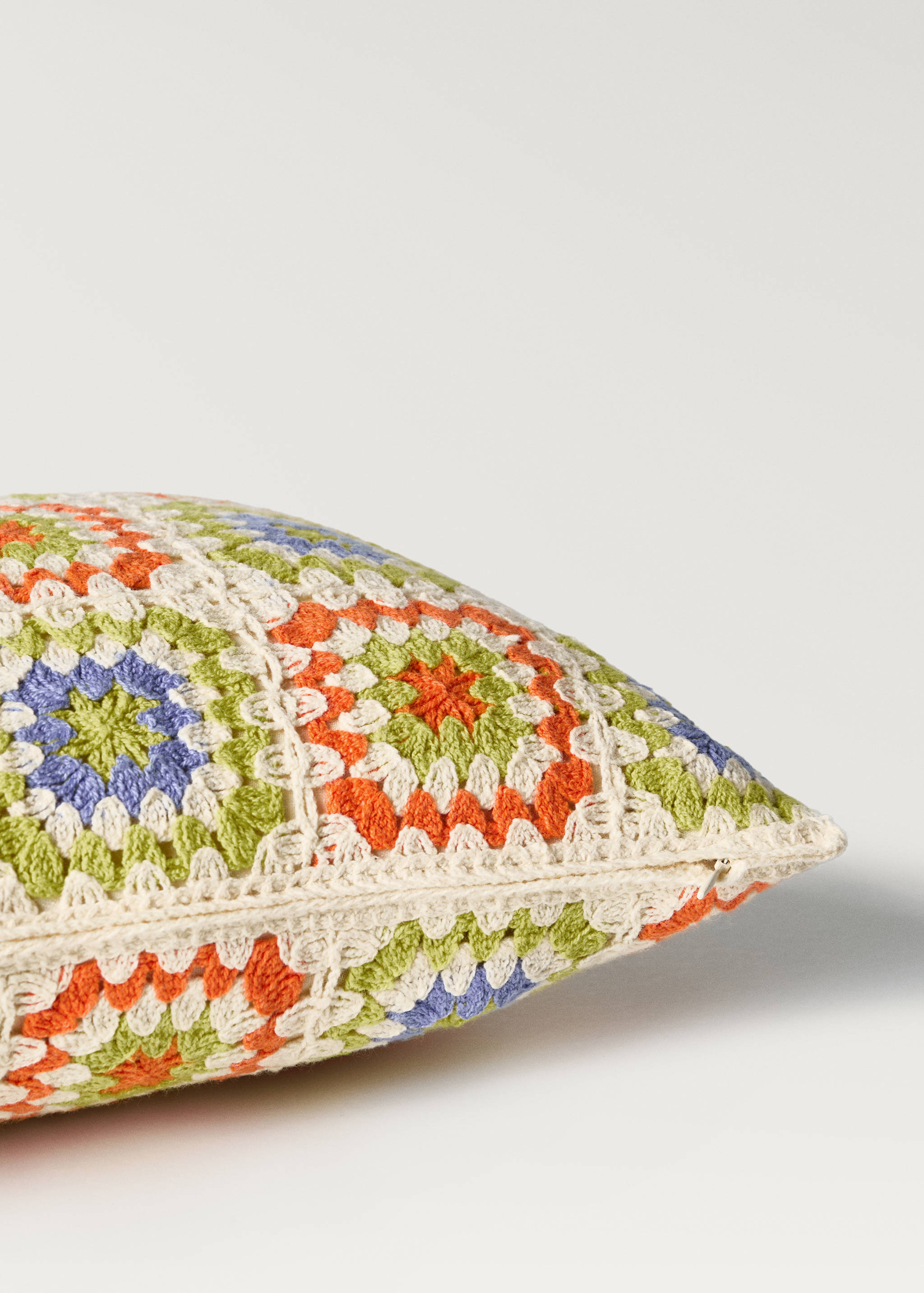 Mehrfarbiger Kinderkissenbezug in Häkel-Optik, 30 x 40 cm - Detail des Artikels 2