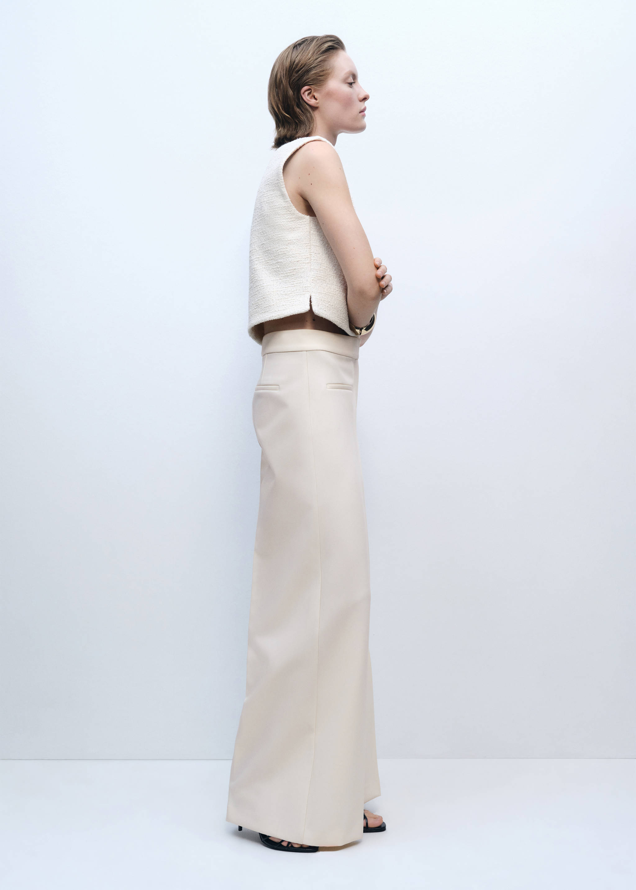 Wide leg mid-rise trousers with pockets - Details of the article 2