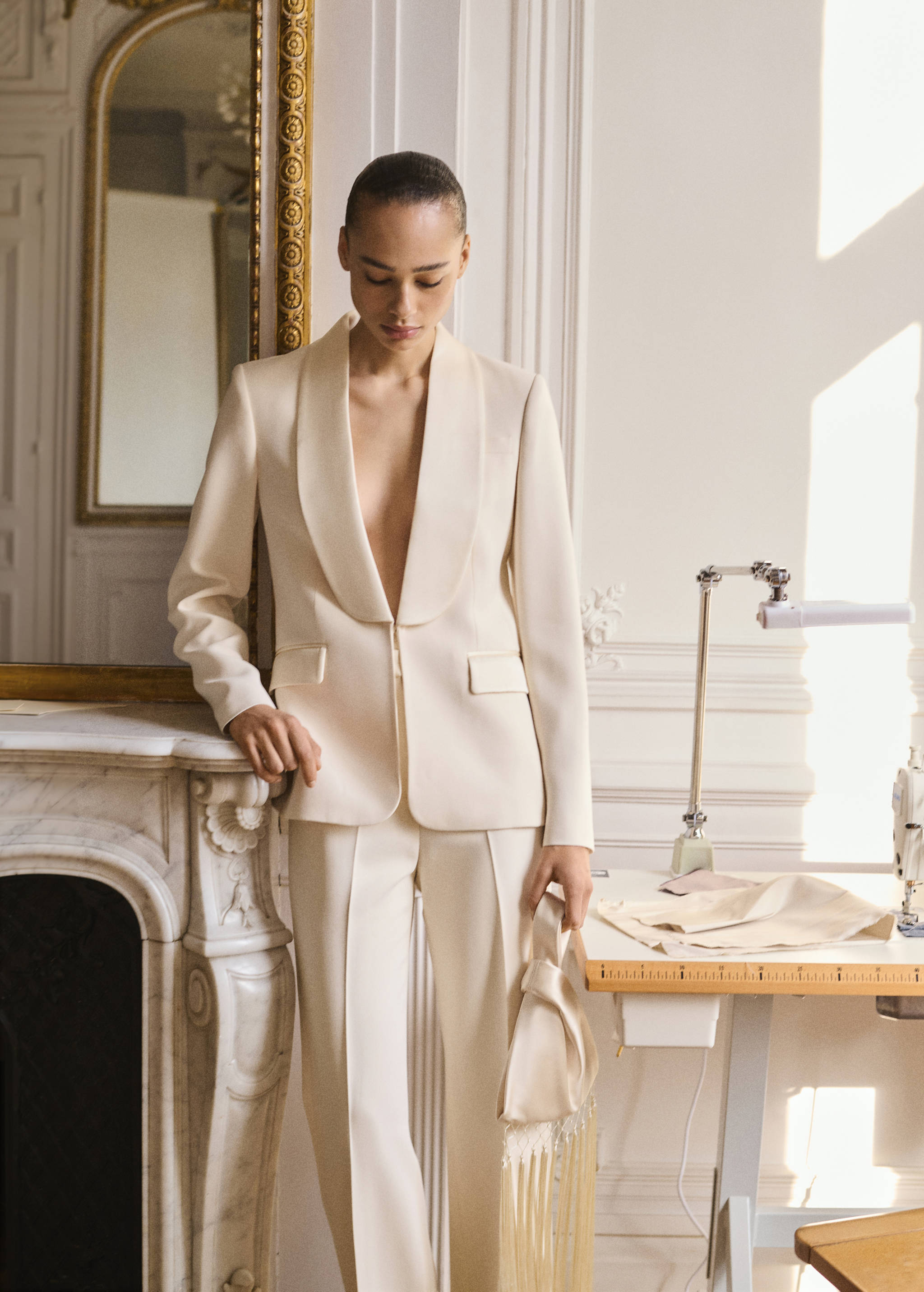 Blazer traje solapas satinadas - Plano medio