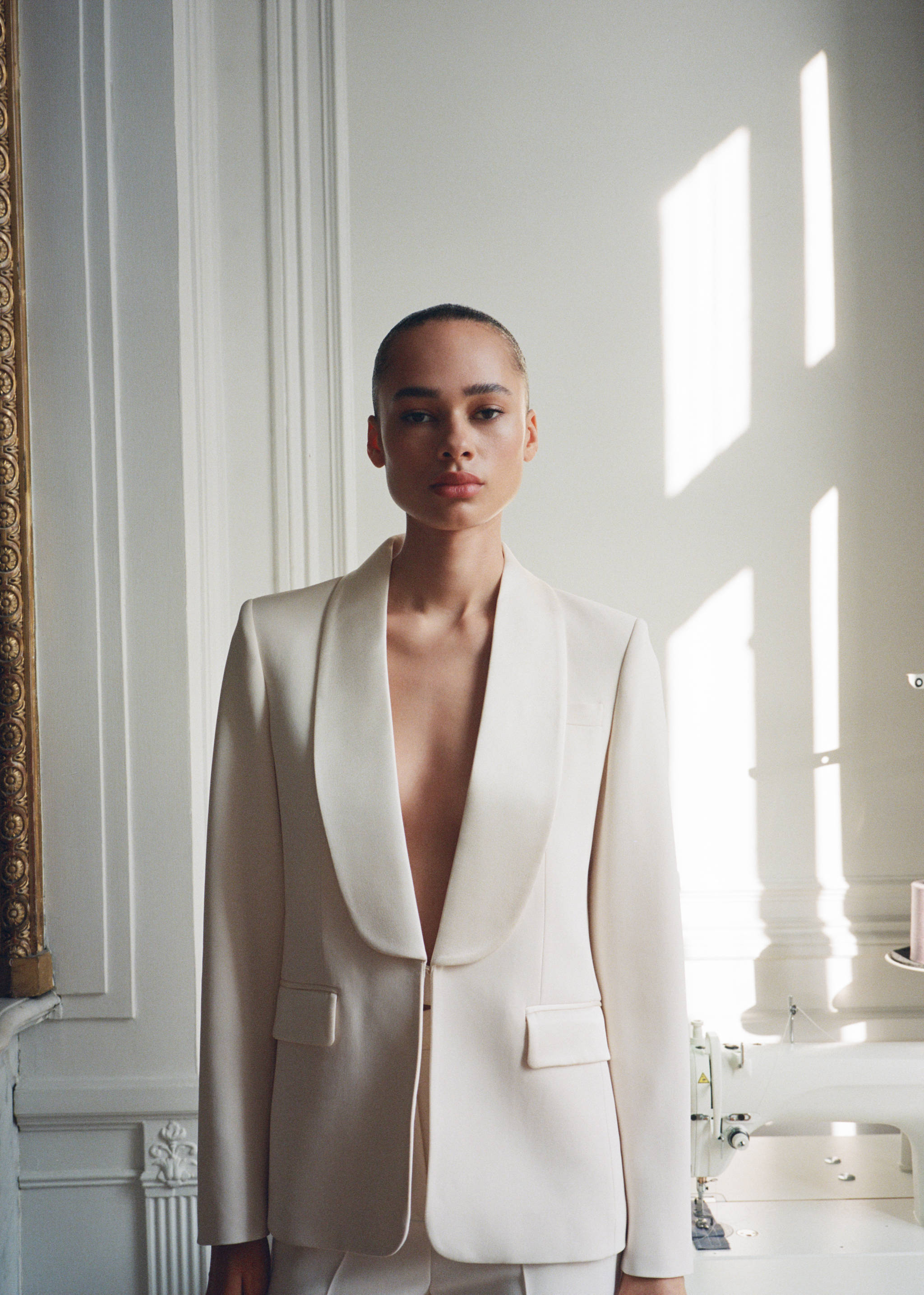 Suit blazer with satin lapels - Details of the article 7, Off White. Ref: 87065994-00.
