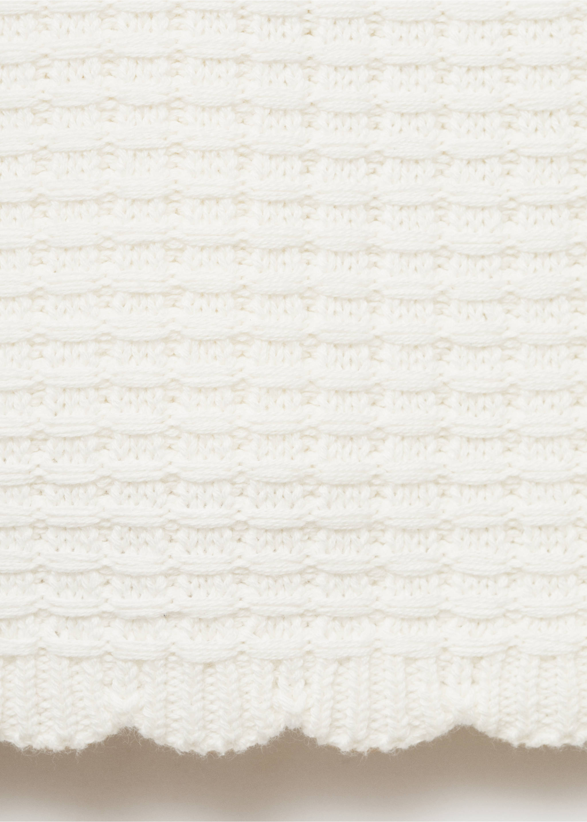 Stricktop mit Lochmuster - Detail des Artikels 0, Cremeweiß. Ref: 87066340-00.