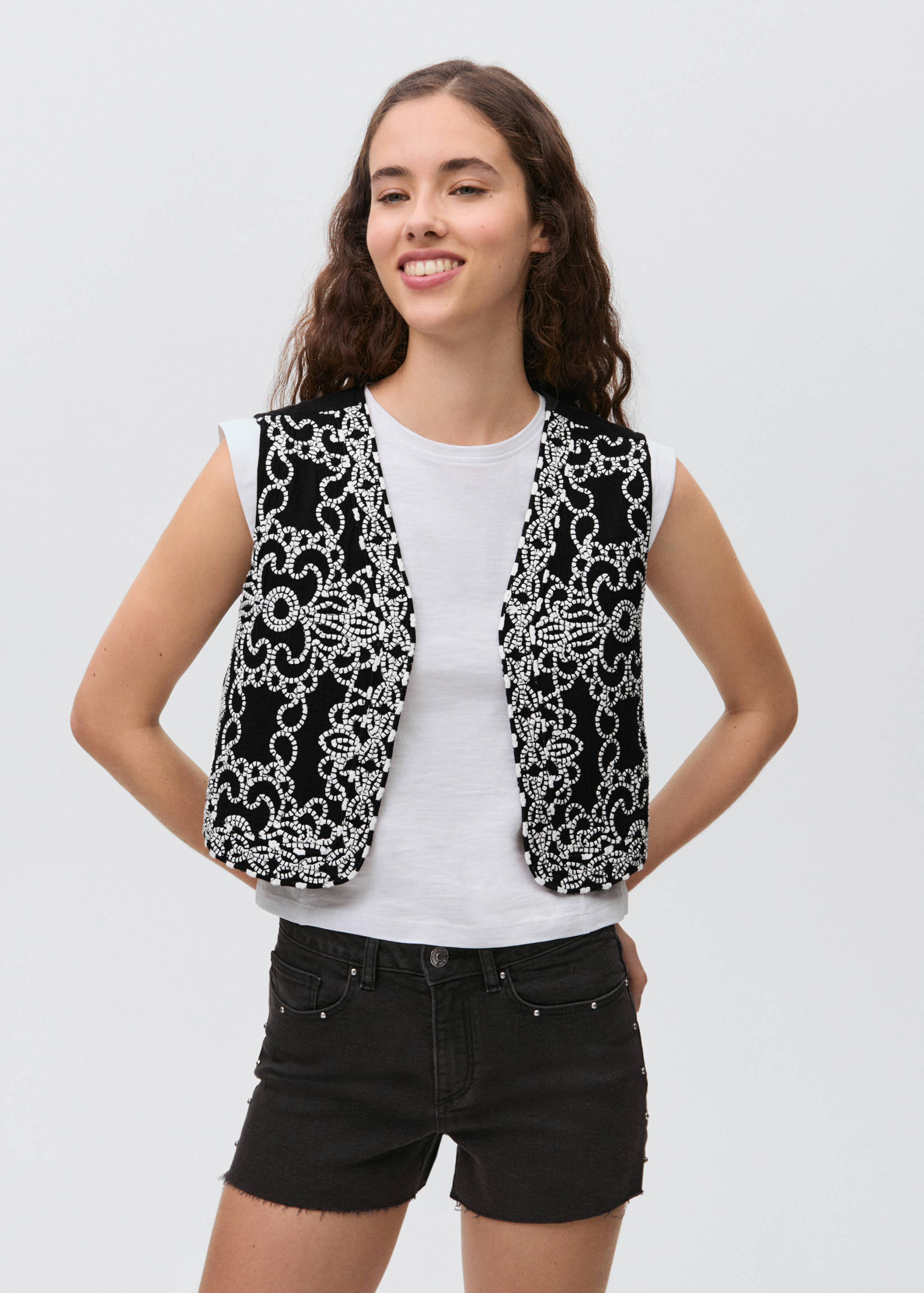 Embroidered gilet - Medium plane