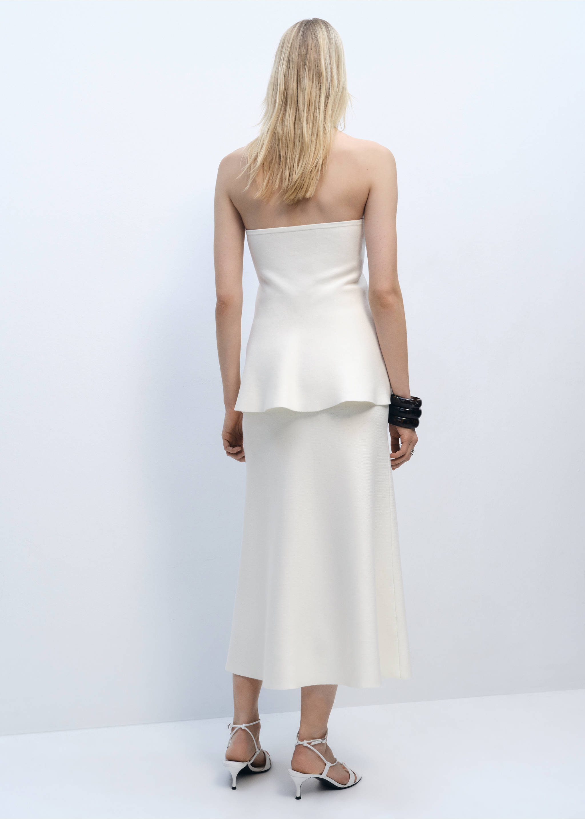 Fine-knit peplum skirt - Reverse of the article, Ecru. Ref: 87066367-00.