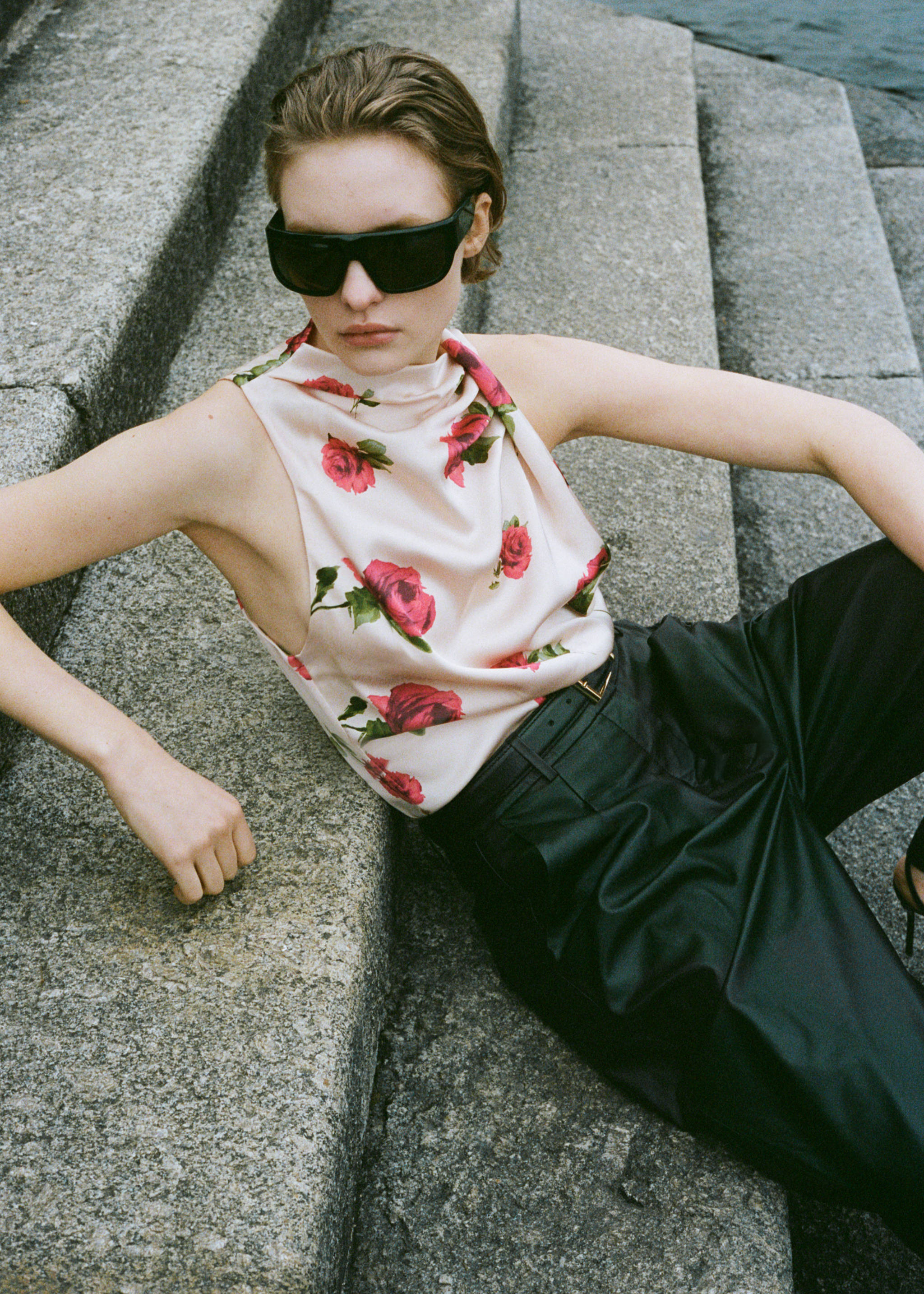 Satinbluse mit Blumenmuster - Detail des Artikels 6, Ecru. Ref: 87066372-00.