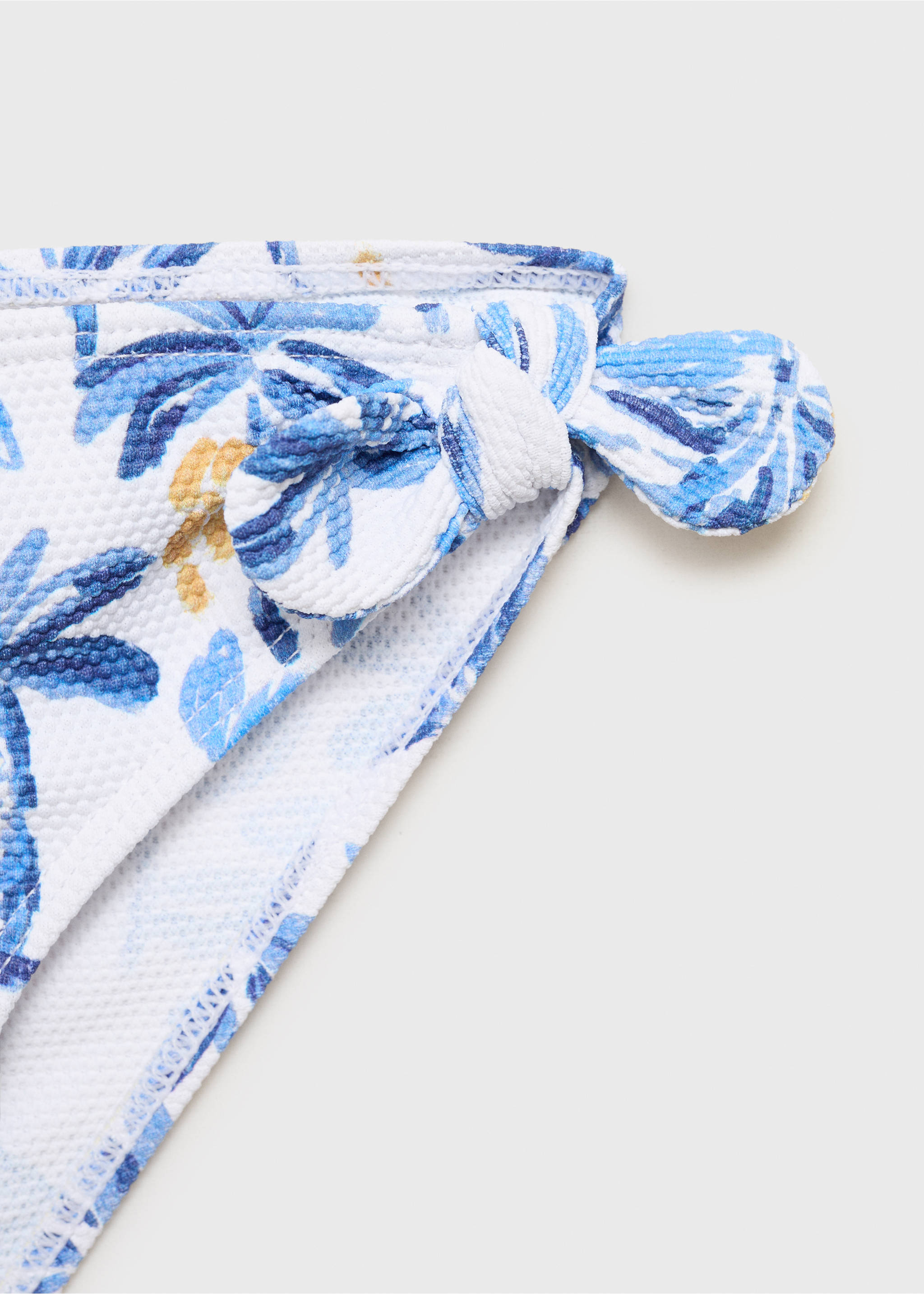 Braguita bikini lazos - Detalle del artículo 8, Blanco. Ref: 87066721-00.