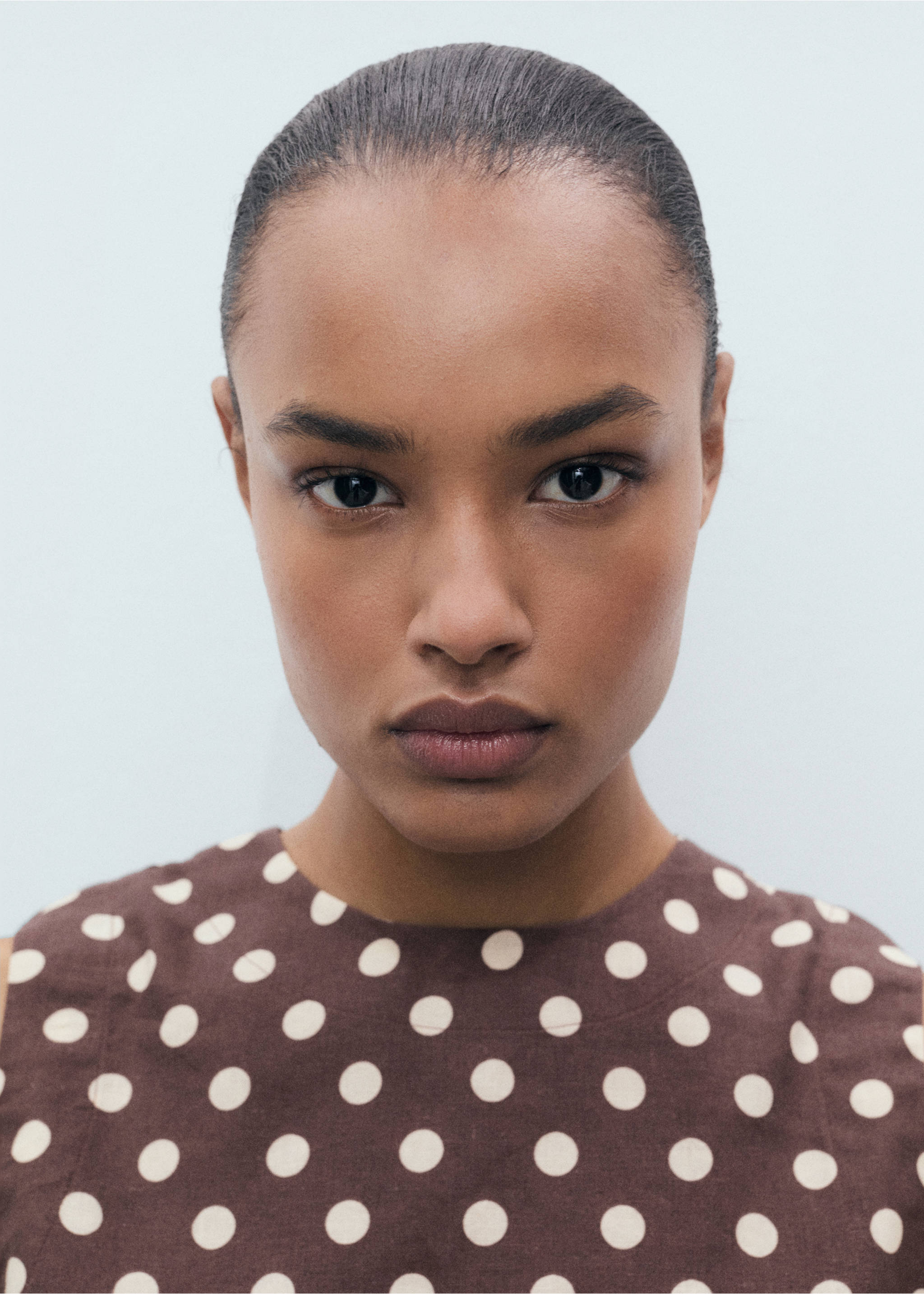 Polka-dot linen crop top - Details of the article 1, Chocolate. Ref: 87067162-00.