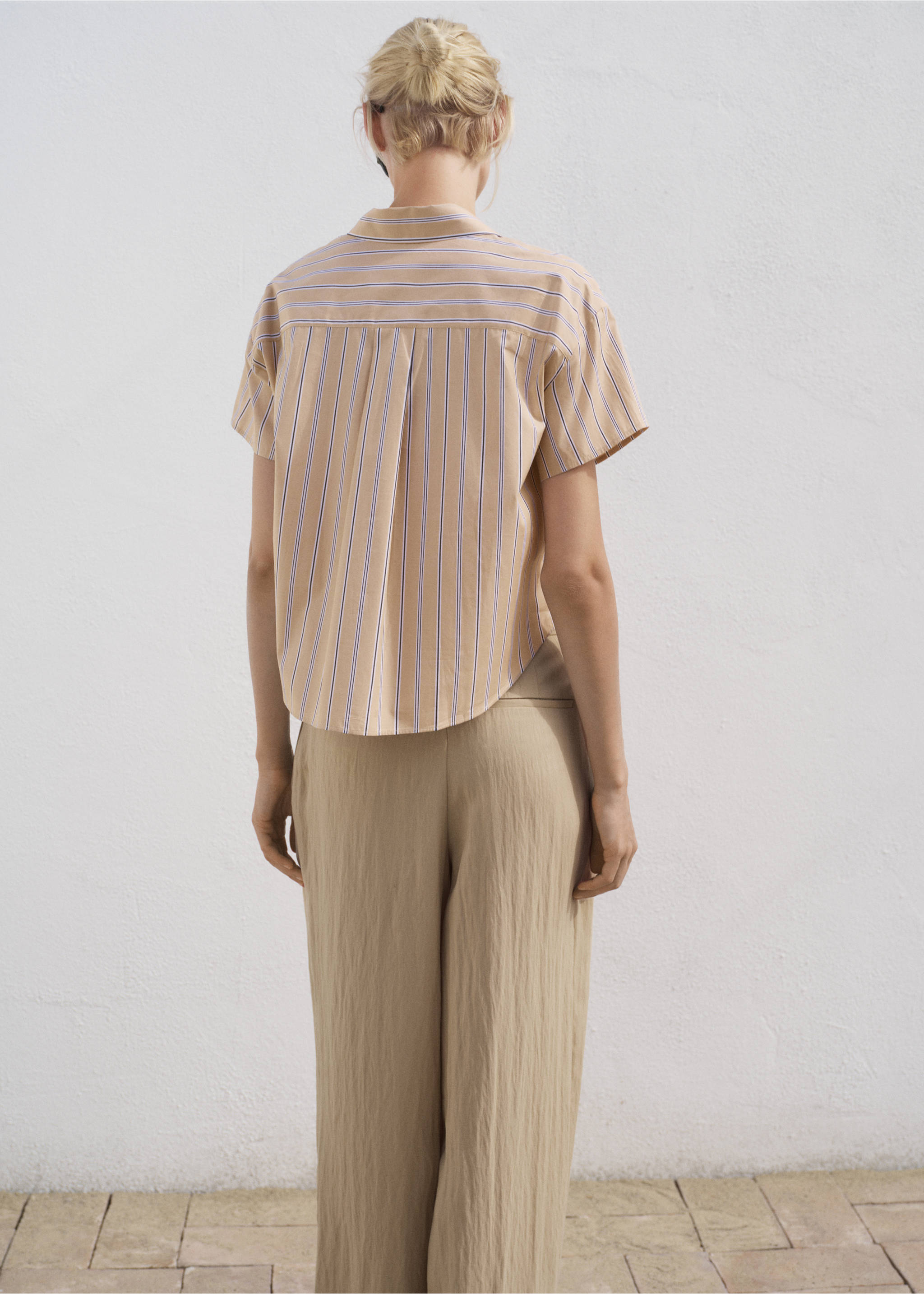 Camisa ratlles màniga curta - Revers de l'article, Marró. Ref: 87067163-00.